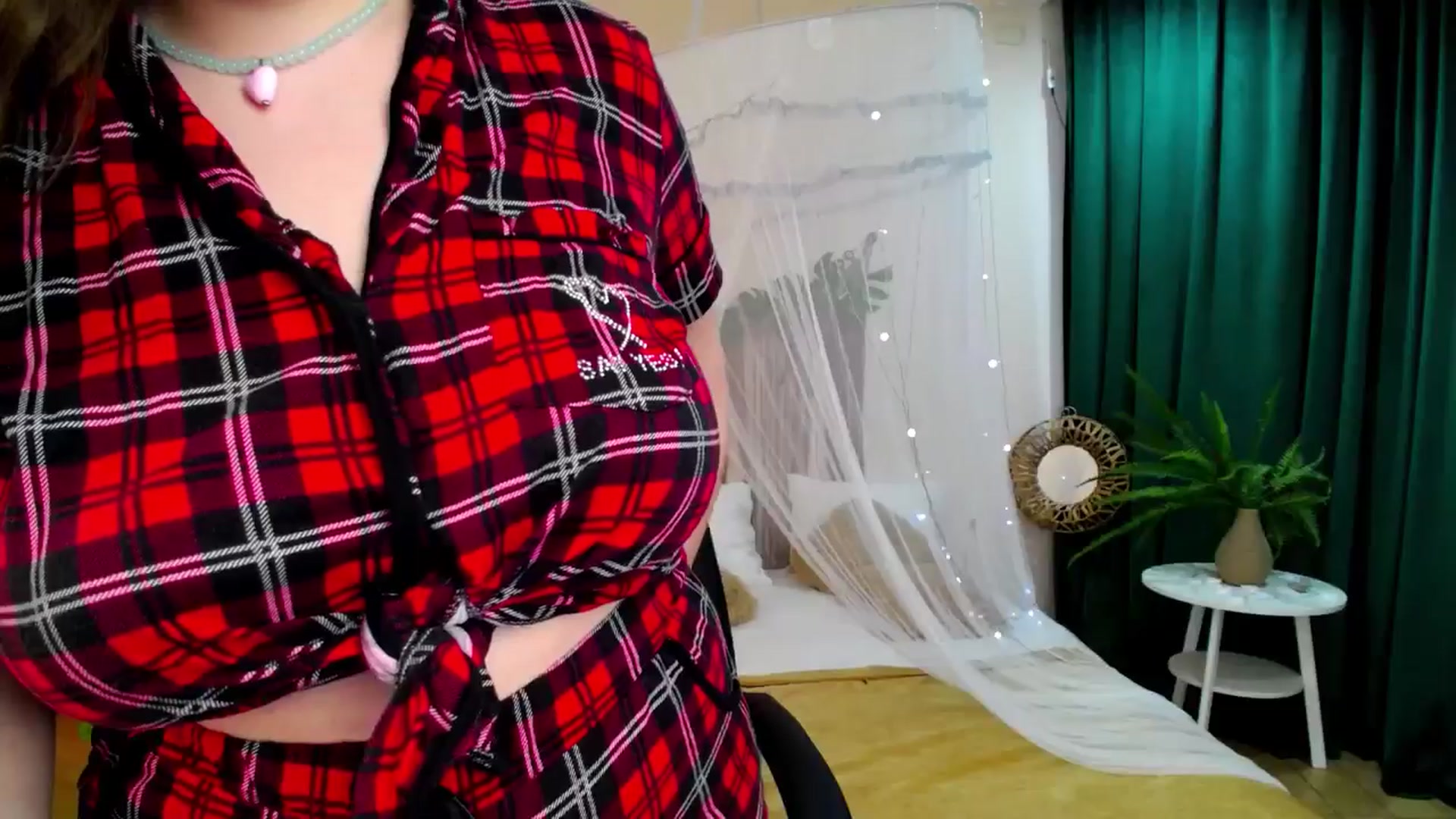 Gallery image thumbnail from AdmireMyEyes's myfreecams stream on, 06/07/2025, 09:35 image 20 of 20