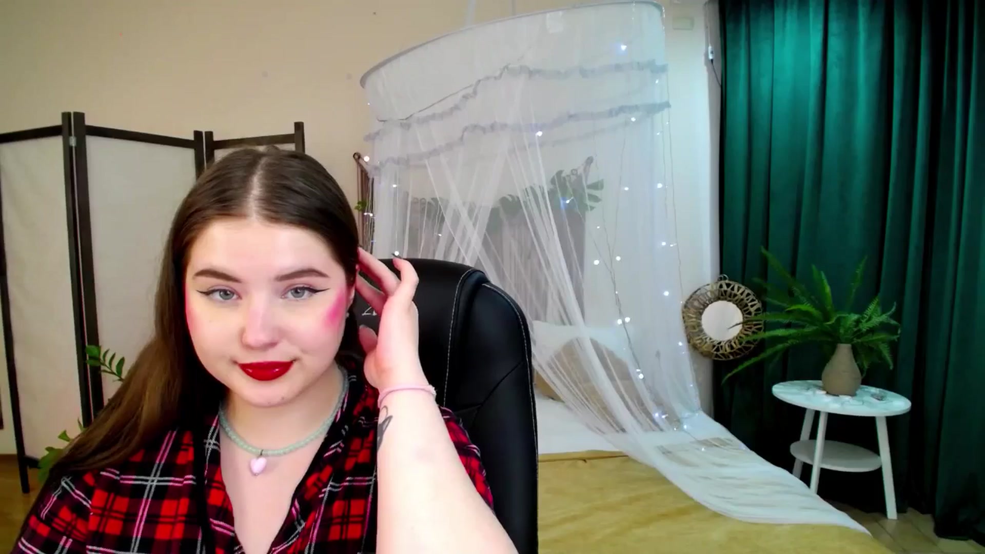 Gallery image thumbnail from AdmireMyEyes's myfreecams stream on, 06/07/2025, 09:35 image 15 of 20