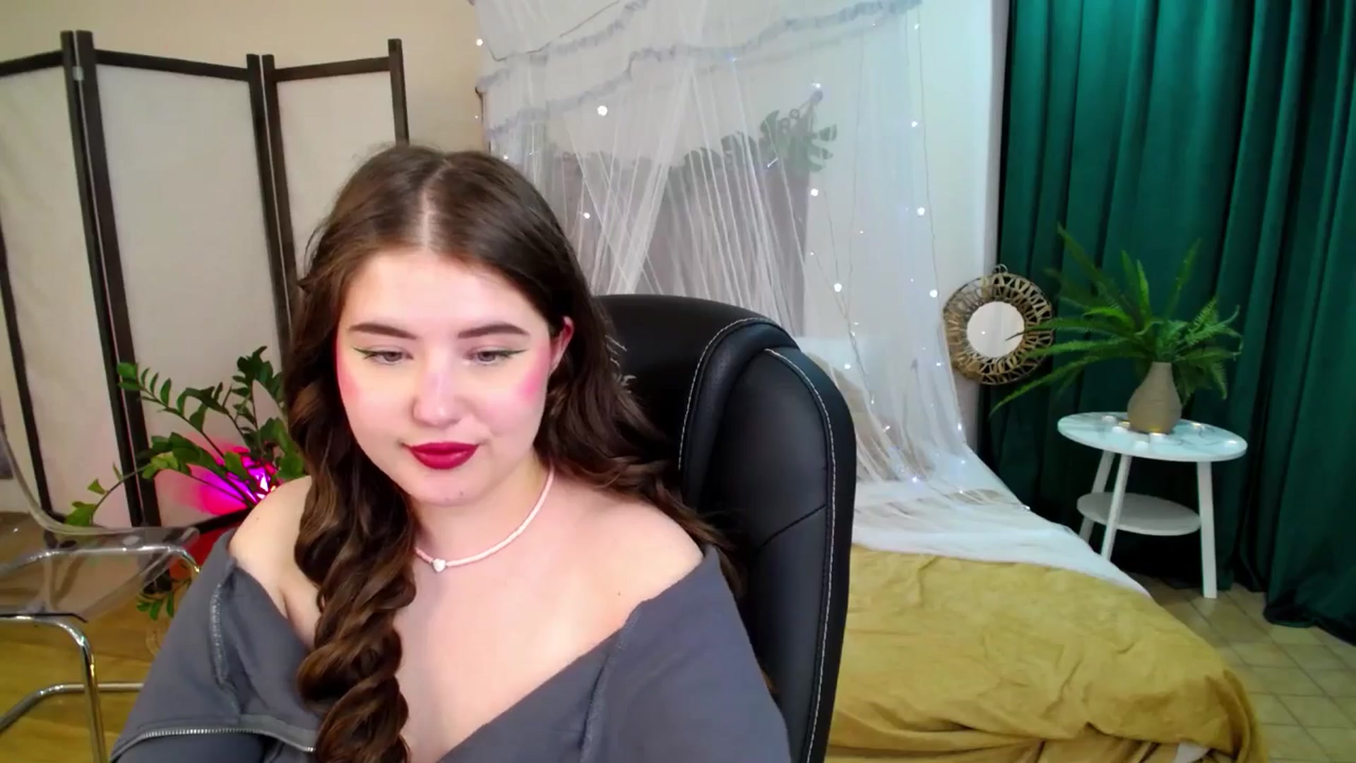 Gallery image thumbnail from AdmireMyEyes's myfreecams stream on, 06/08/2025, 07:47 image 2 of 20