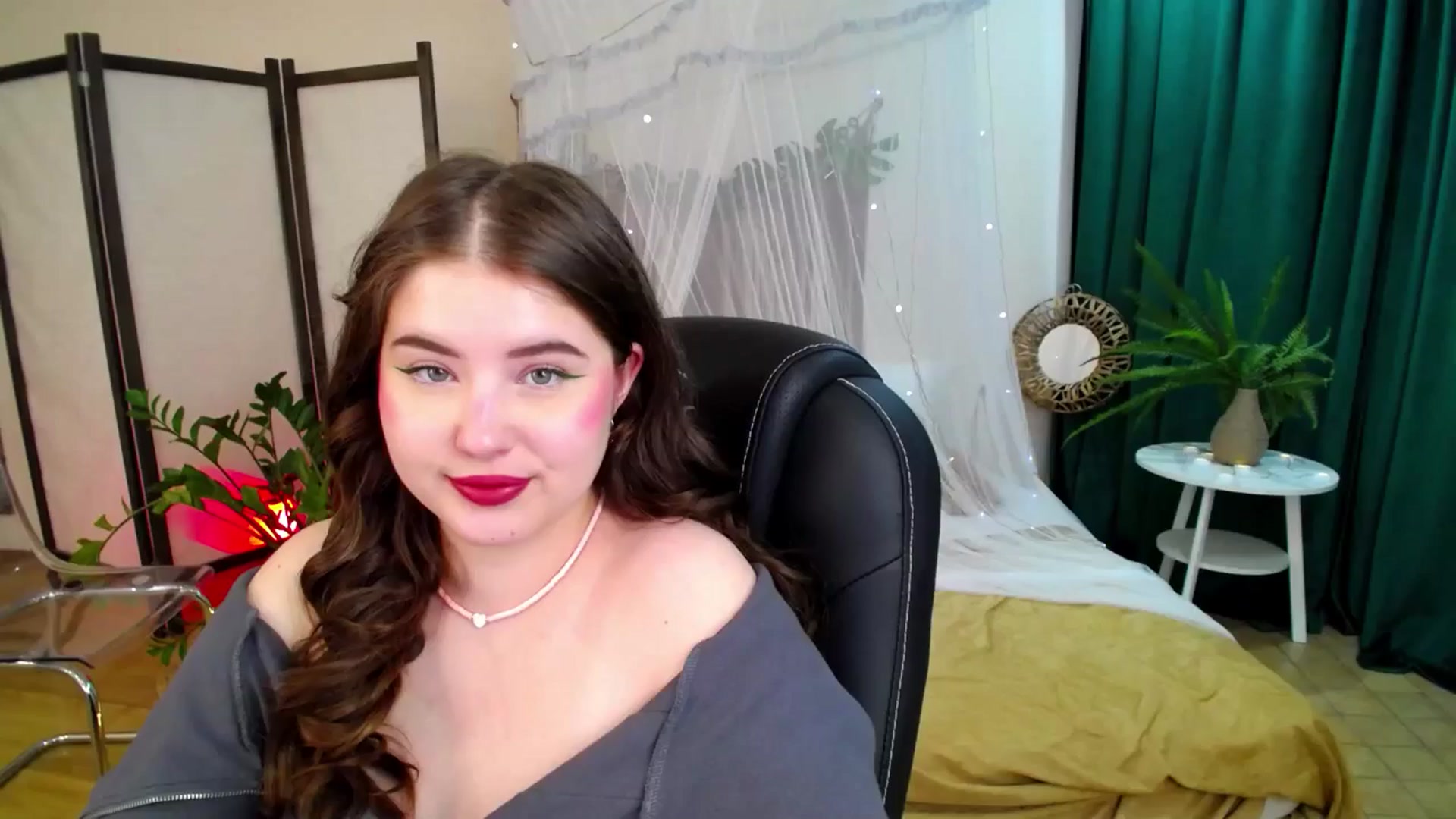 Gallery image thumbnail from AdmireMyEyes's myfreecams stream on, 06/08/2025, 07:47 image 1 of 20