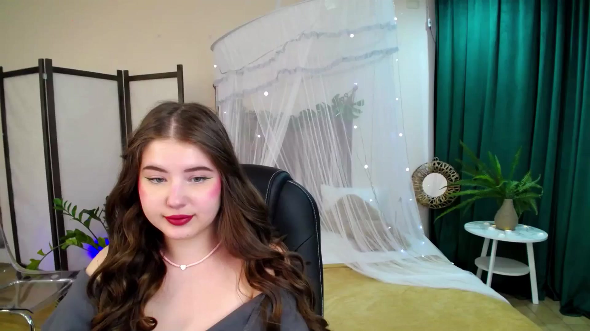 Gallery image thumbnail from AdmireMyEyes's myfreecams stream on, 06/08/2025, 07:47 image 11 of 20