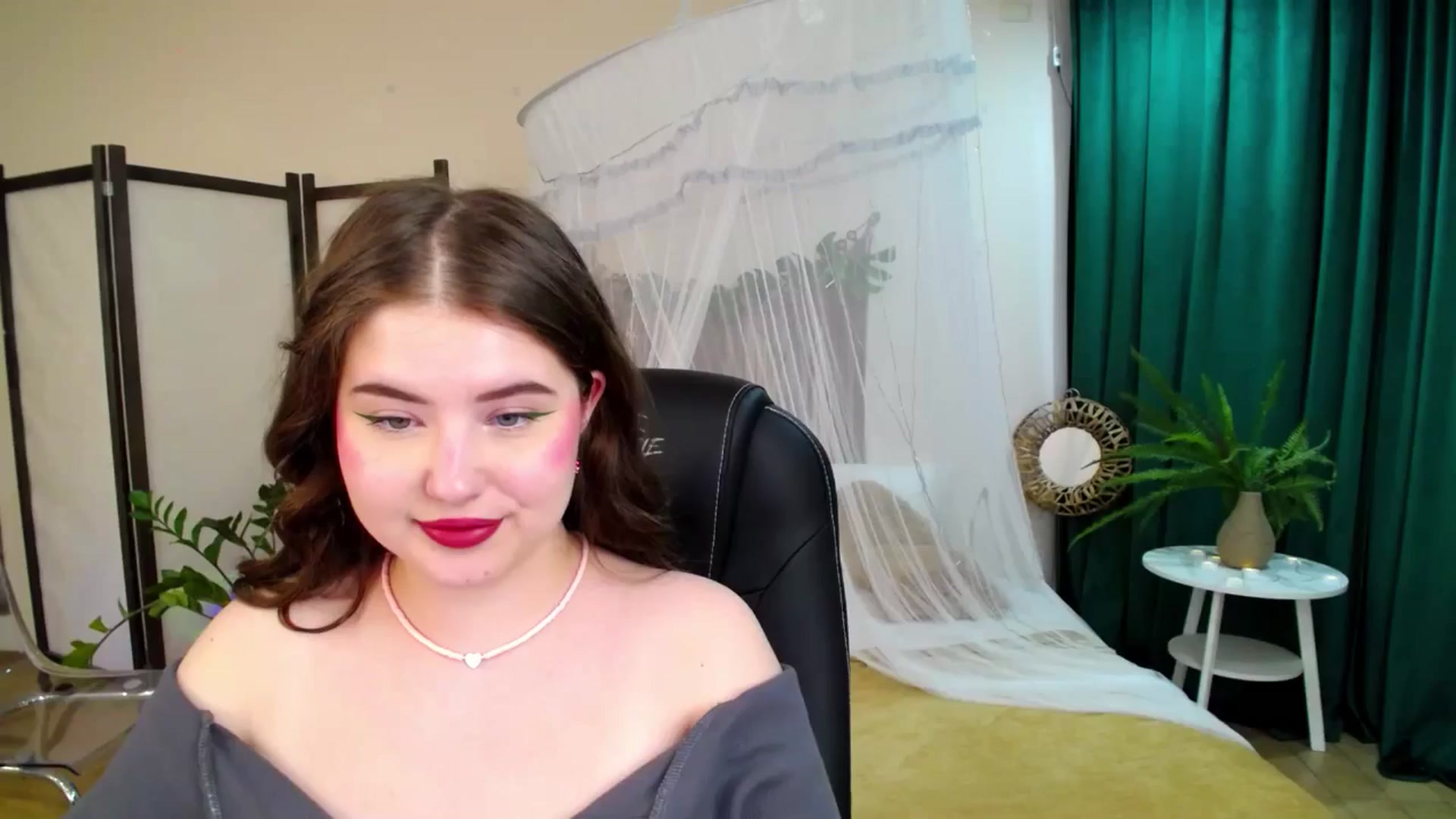 Gallery image thumbnail from AdmireMyEyes's myfreecams stream on, 06/08/2025, 07:47 image 7 of 20