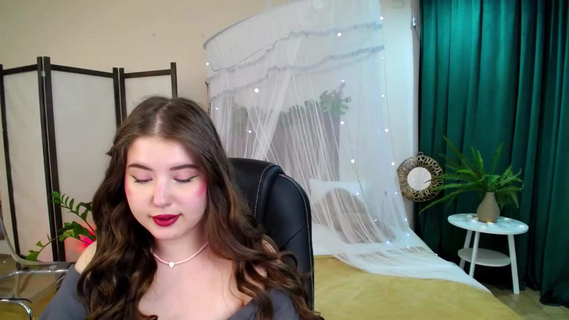 Gallery image thumbnail from AdmireMyEyes's myfreecams stream on, 06/08/2025, 07:47 image 12 of 20