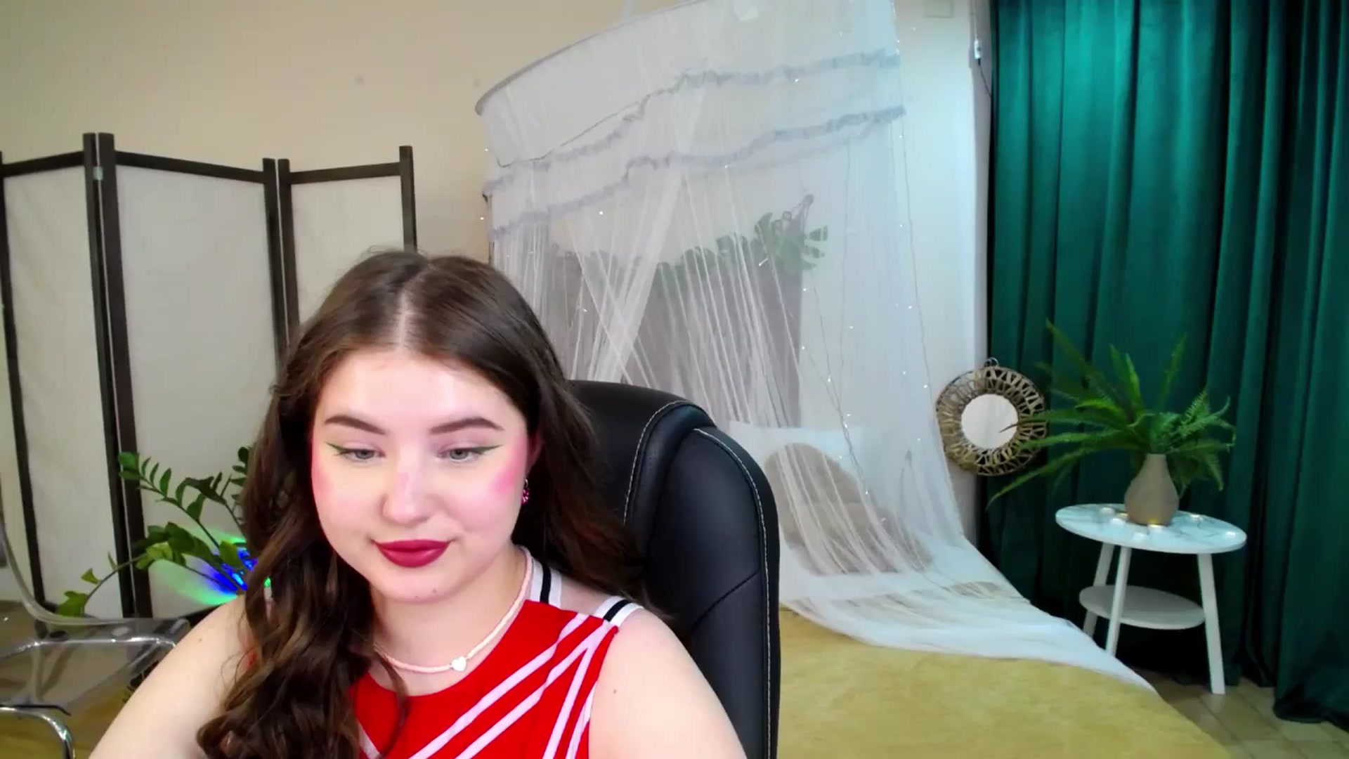 Gallery image thumbnail from AdmireMyEyes's myfreecams stream on, 06/08/2025, 08:23 image 6 of 20