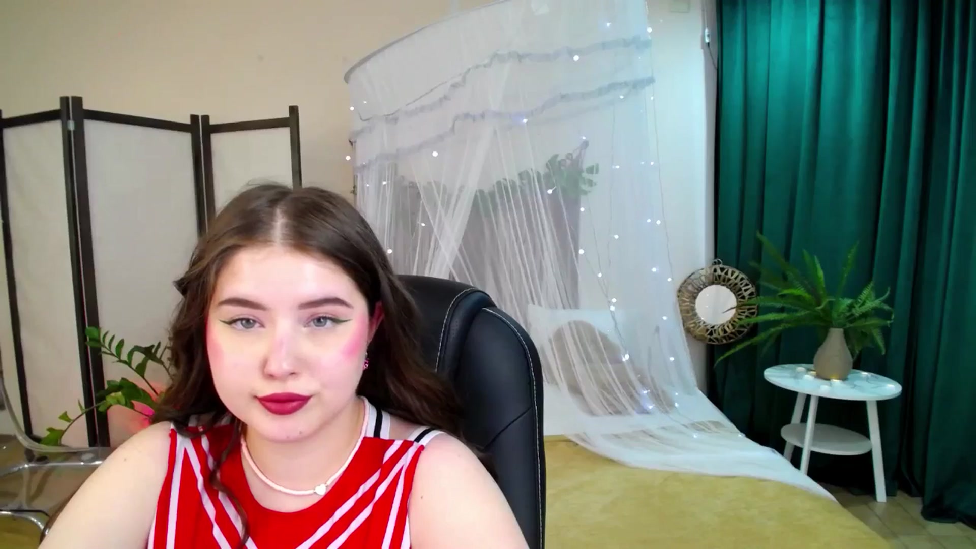 Gallery image thumbnail from AdmireMyEyes's myfreecams stream on, 06/08/2025, 08:23 image 4 of 20