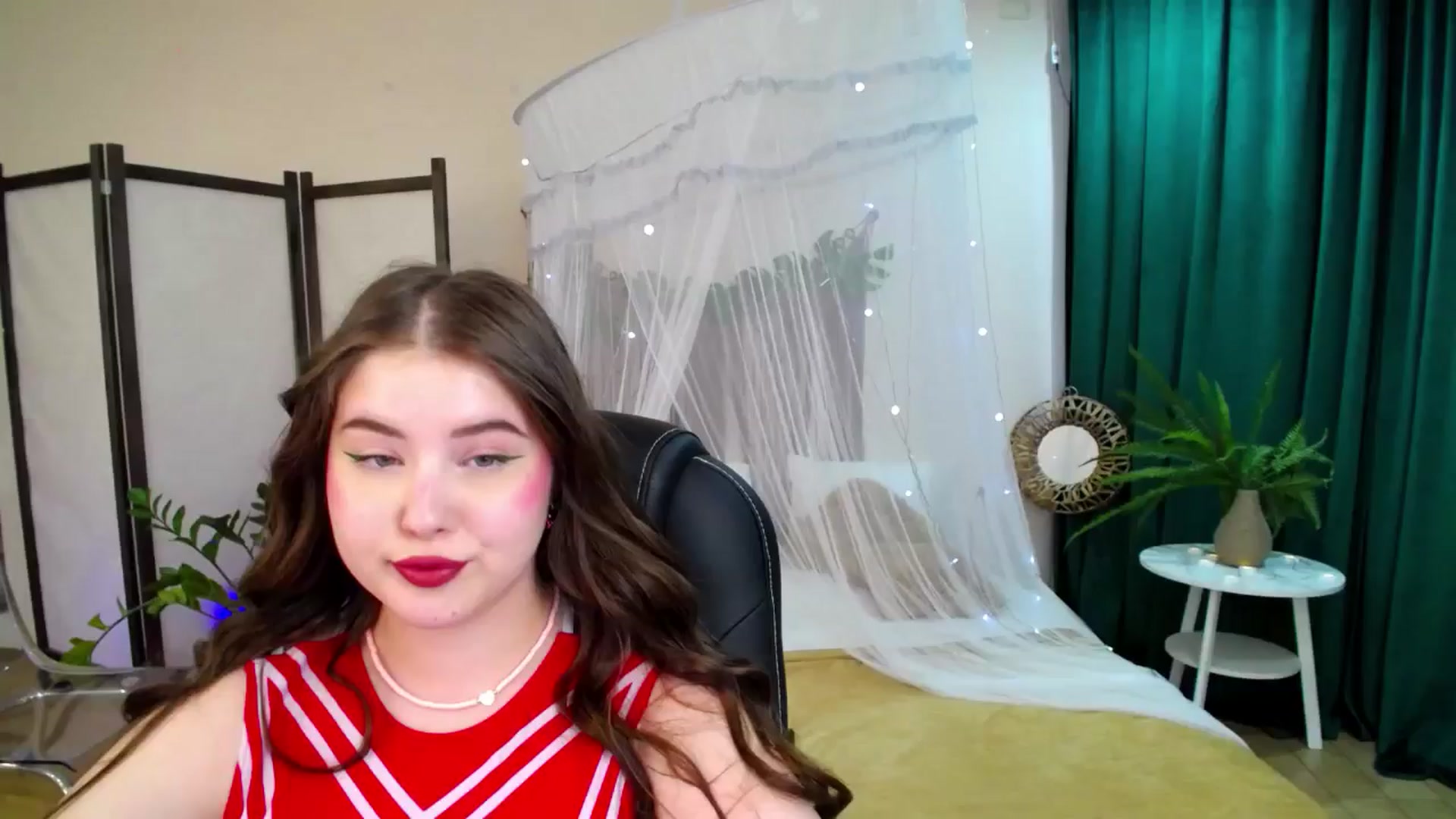 Gallery image thumbnail from AdmireMyEyes's myfreecams stream on, 06/08/2025, 08:23 image 1 of 20