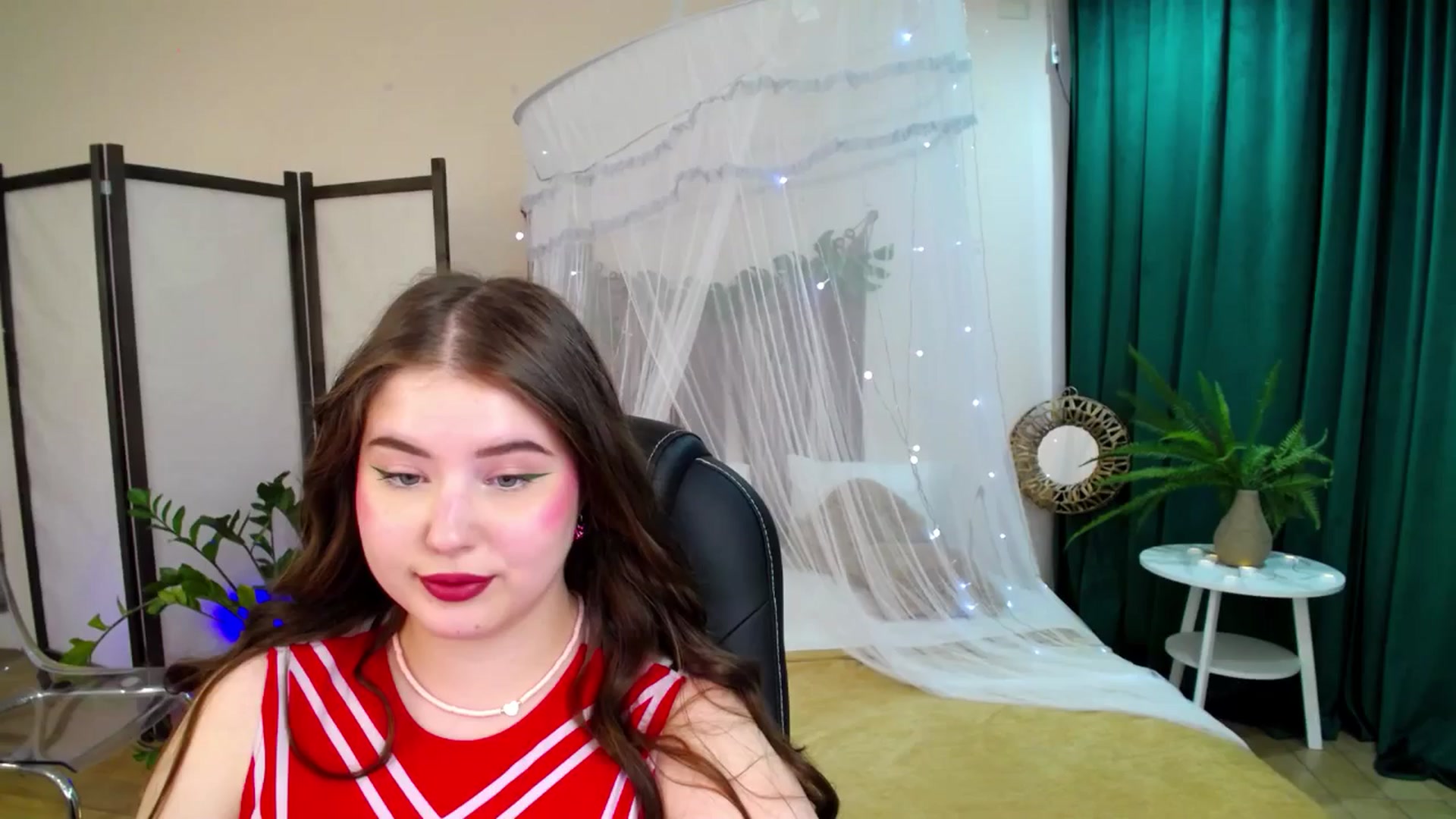 Gallery image thumbnail from AdmireMyEyes's myfreecams stream on, 06/08/2025, 08:23 image 2 of 20