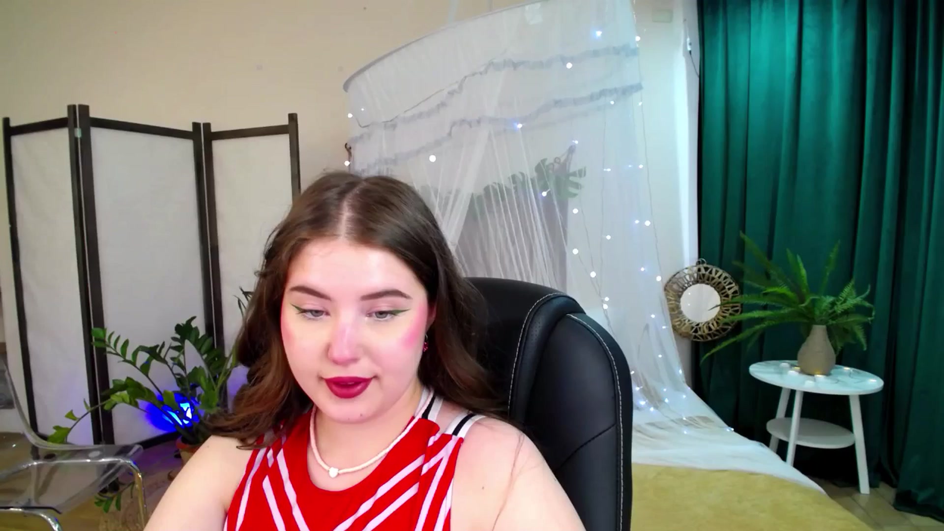 Gallery image thumbnail from AdmireMyEyes's myfreecams stream on, 06/08/2025, 09:17 image 4 of 20