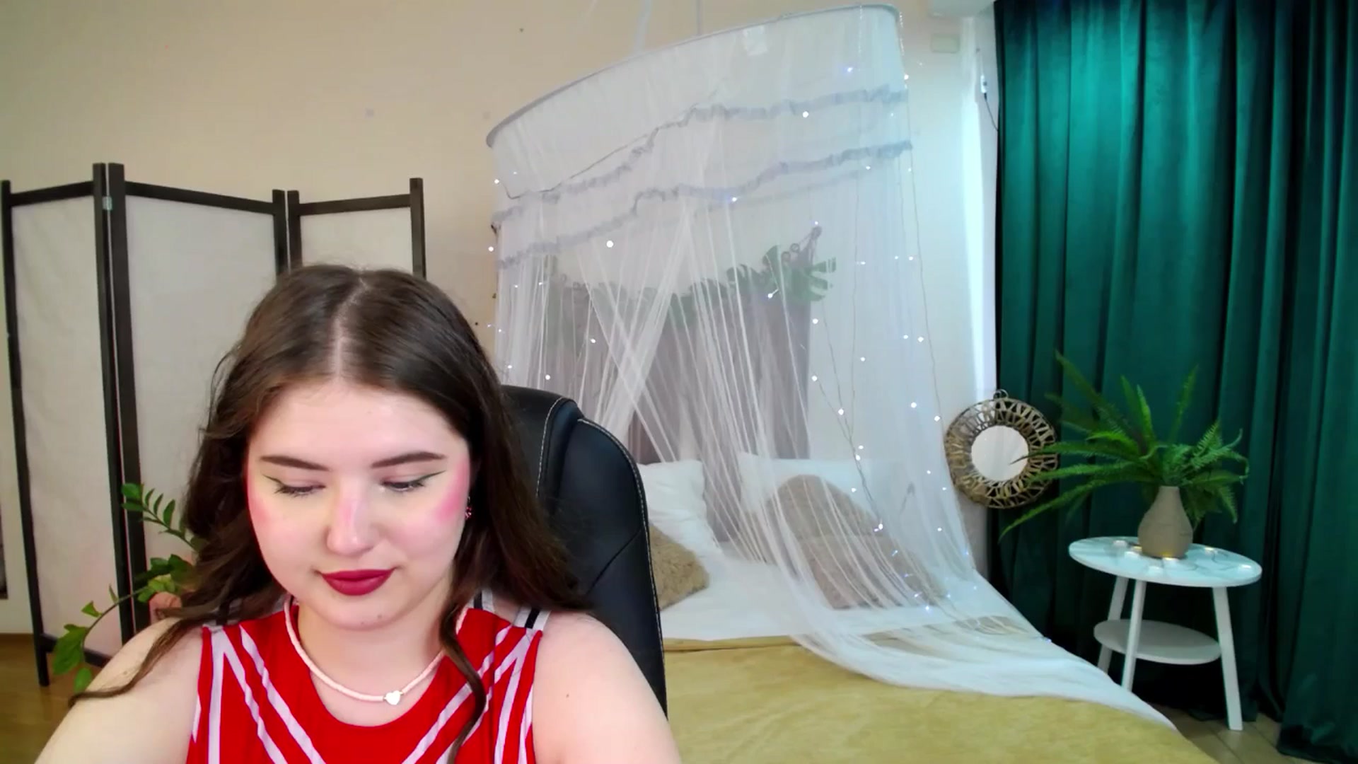 Gallery image thumbnail from AdmireMyEyes's myfreecams stream on, 06/08/2025, 09:17 image 20 of 20
