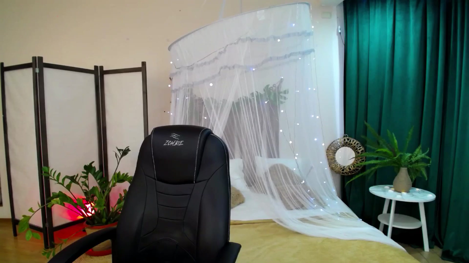 Gallery image thumbnail from AdmireMyEyes's myfreecams stream on, 06/08/2025, 09:17 image 19 of 20