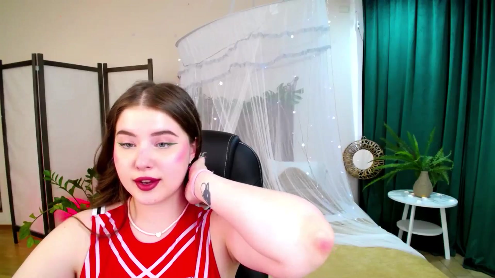 Gallery image thumbnail from AdmireMyEyes's myfreecams stream on, 06/08/2025, 09:47 image 12 of 20