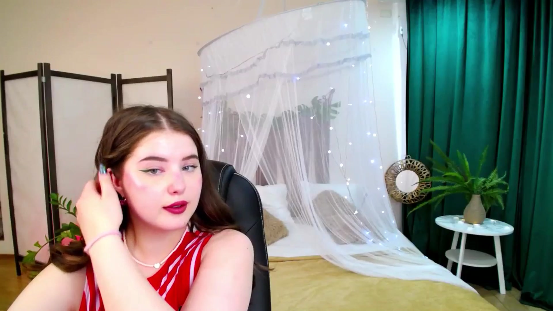 Gallery image thumbnail from AdmireMyEyes's myfreecams stream on, 06/08/2025, 09:47 image 6 of 20