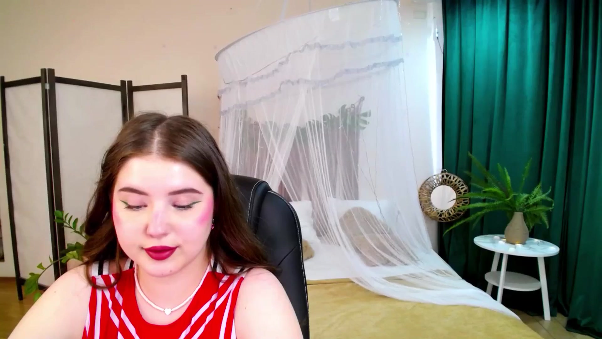 Gallery image thumbnail from AdmireMyEyes's myfreecams stream on, 06/08/2025, 09:47 image 7 of 20
