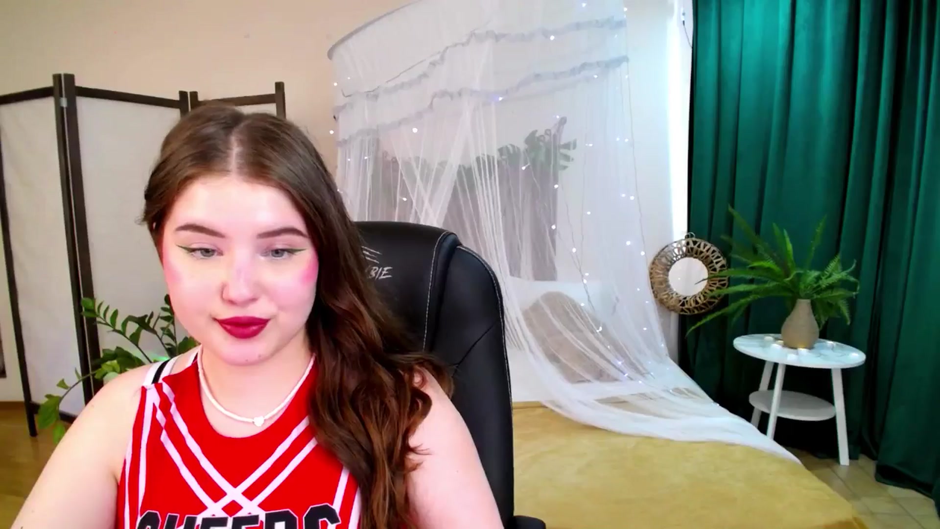 Gallery image thumbnail from AdmireMyEyes's myfreecams stream on, 06/08/2025, 10:29 image 18 of 20