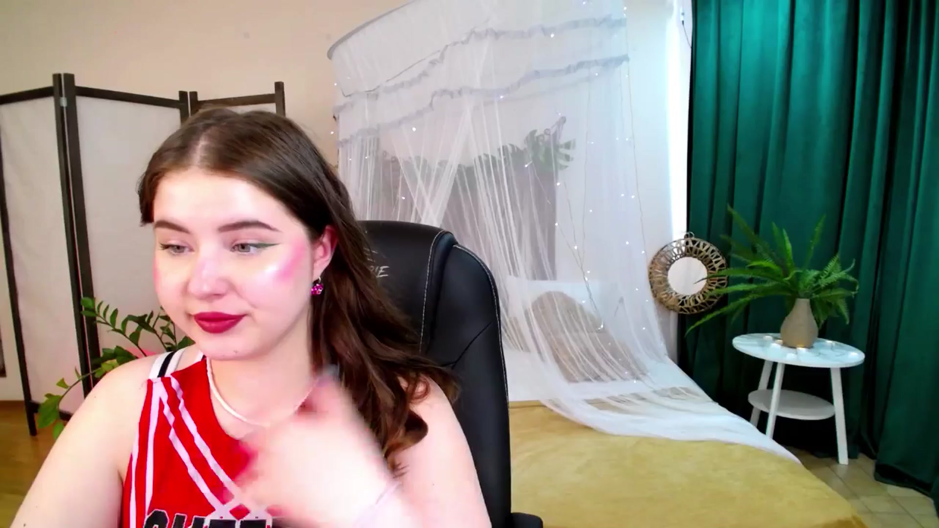 Gallery image thumbnail from AdmireMyEyes's myfreecams stream on, 06/08/2025, 10:29 image 19 of 20