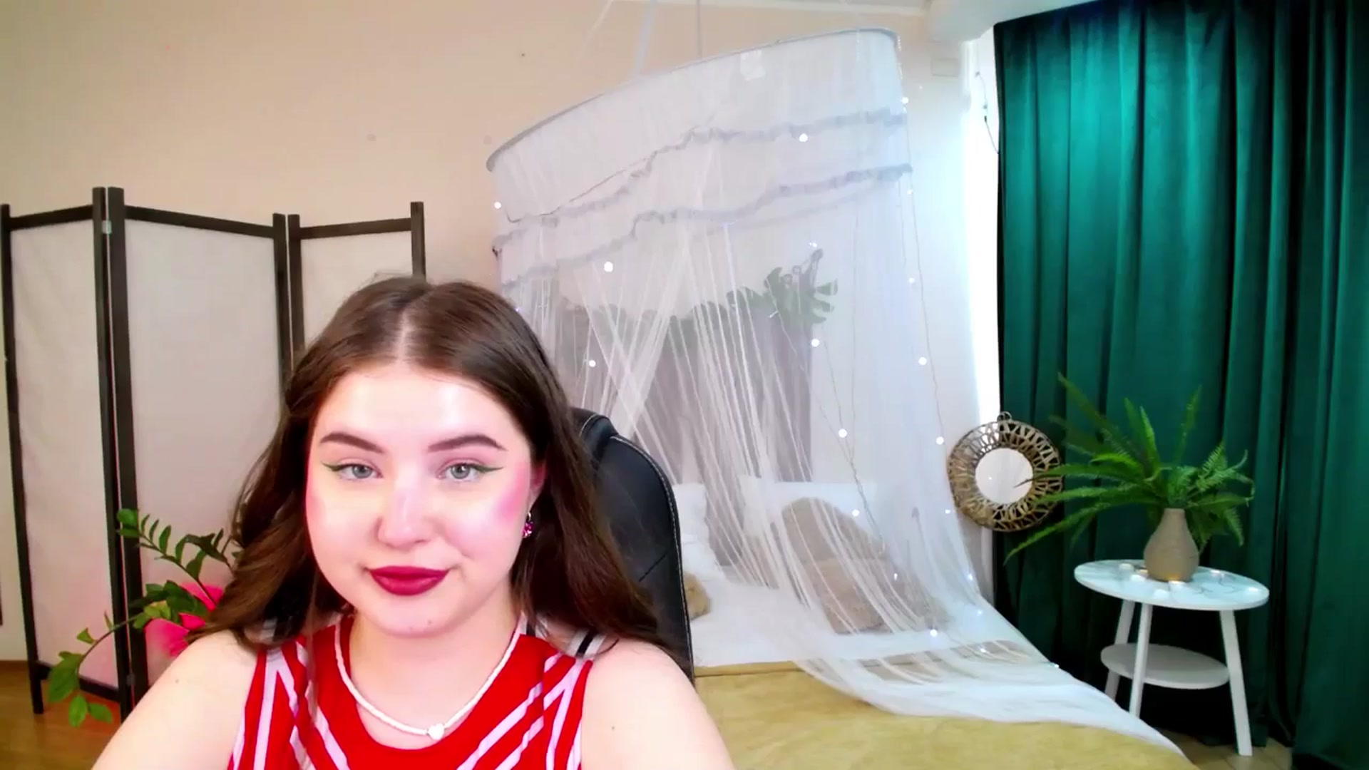 Gallery image thumbnail from AdmireMyEyes's myfreecams stream on, 06/08/2025, 11:25 image 3 of 20