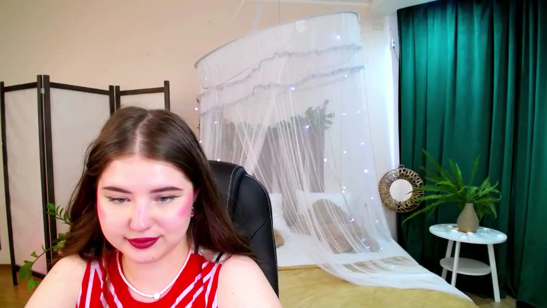 Gallery image thumbnail from AdmireMyEyes's myfreecams stream on, 06/08/2025, 11:25 image 2 of 20