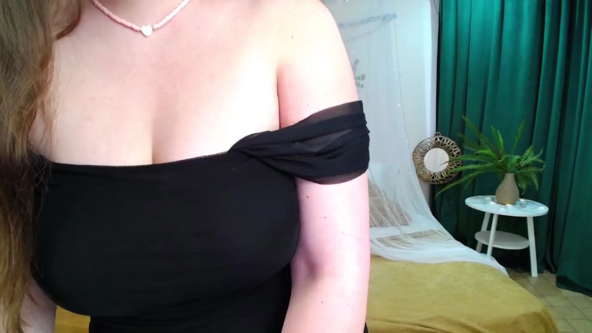 Gallery image thumbnail from AdmireMyEyes's myfreecams stream on, 06/10/2025, 07:13 image 4 of 20