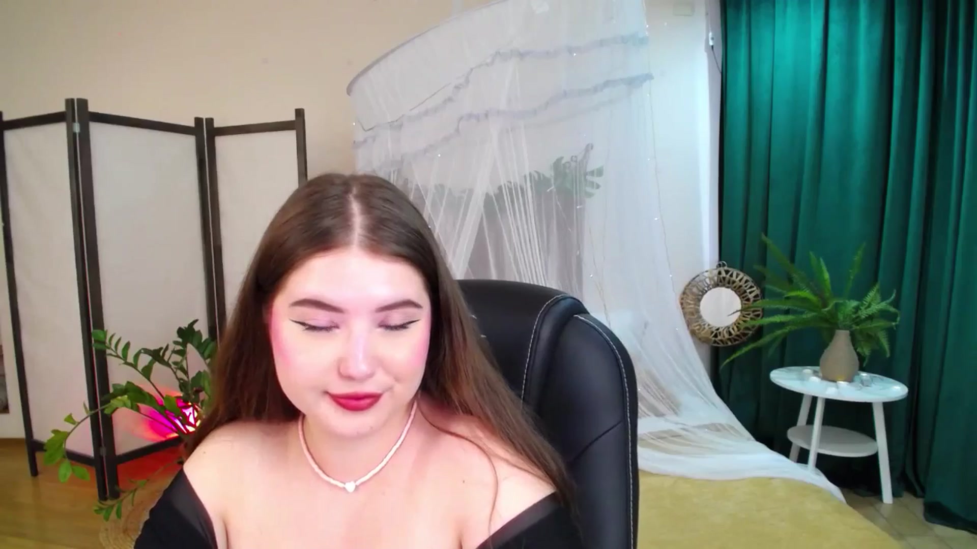 Gallery image thumbnail from AdmireMyEyes's myfreecams stream on, 06/10/2025, 07:13 image 20 of 20