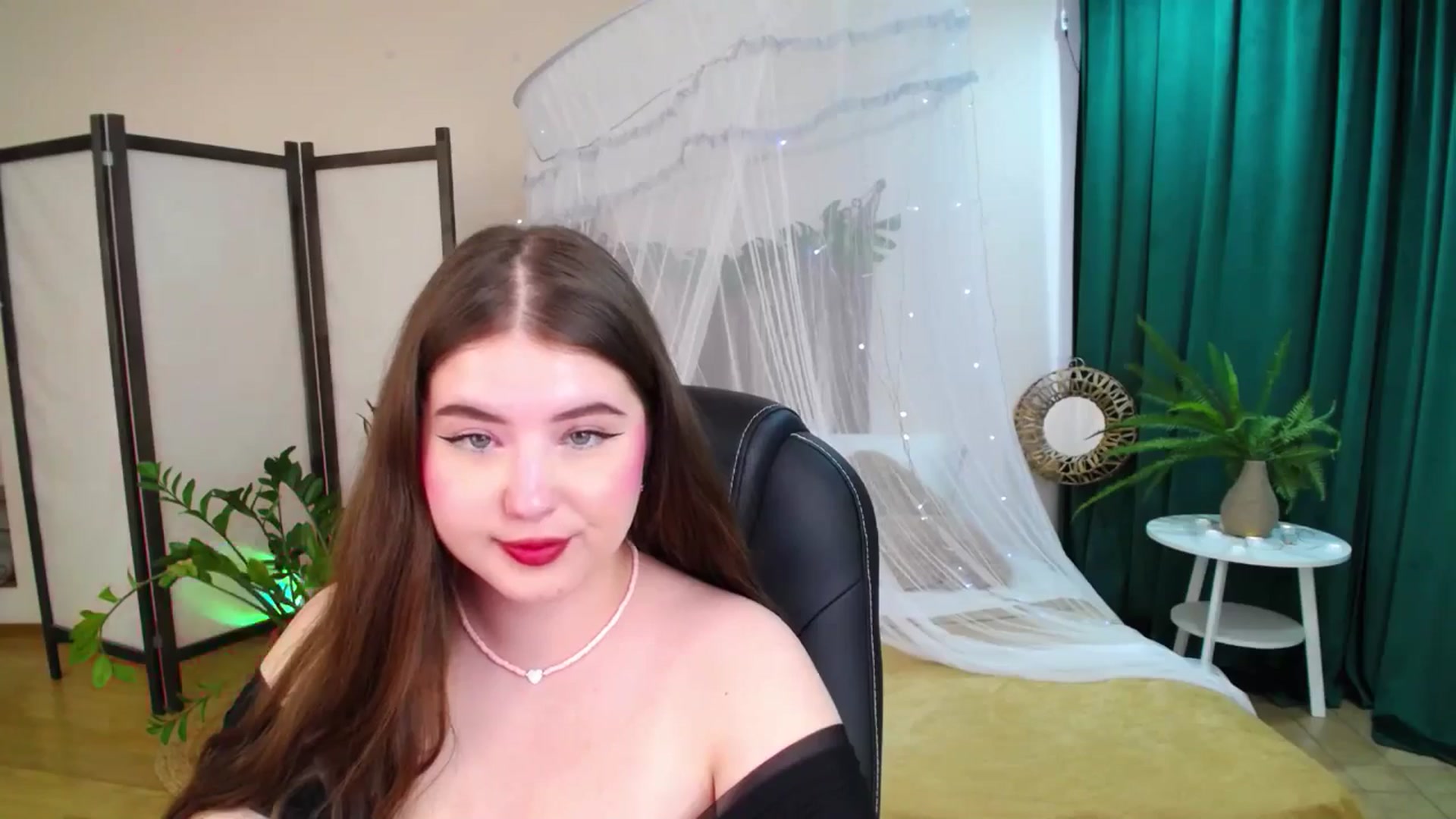 Gallery image thumbnail from AdmireMyEyes's myfreecams stream on, 06/10/2025, 07:13 image 9 of 20