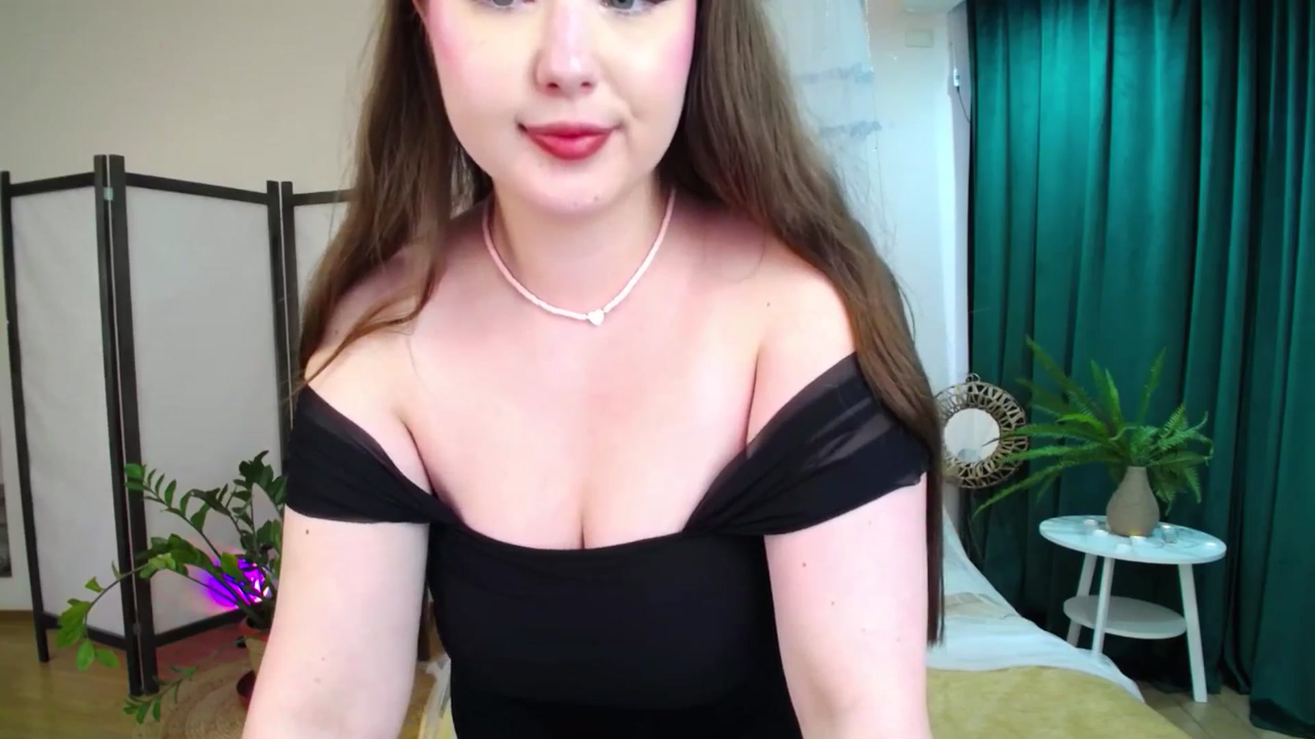 Gallery image thumbnail from AdmireMyEyes's myfreecams stream on, 06/10/2025, 07:47 image 10 of 20