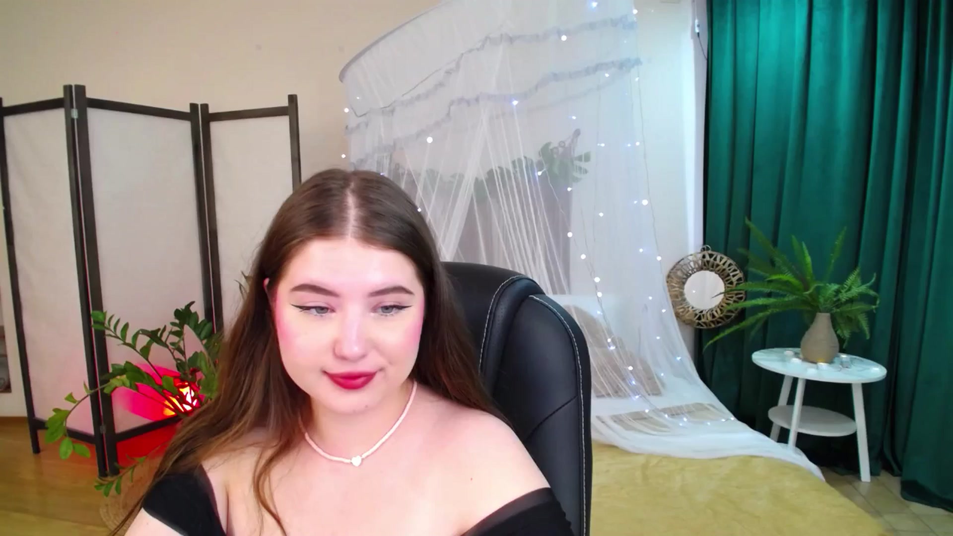 Gallery image thumbnail from AdmireMyEyes's myfreecams stream on, 06/10/2025, 07:47 image 14 of 20