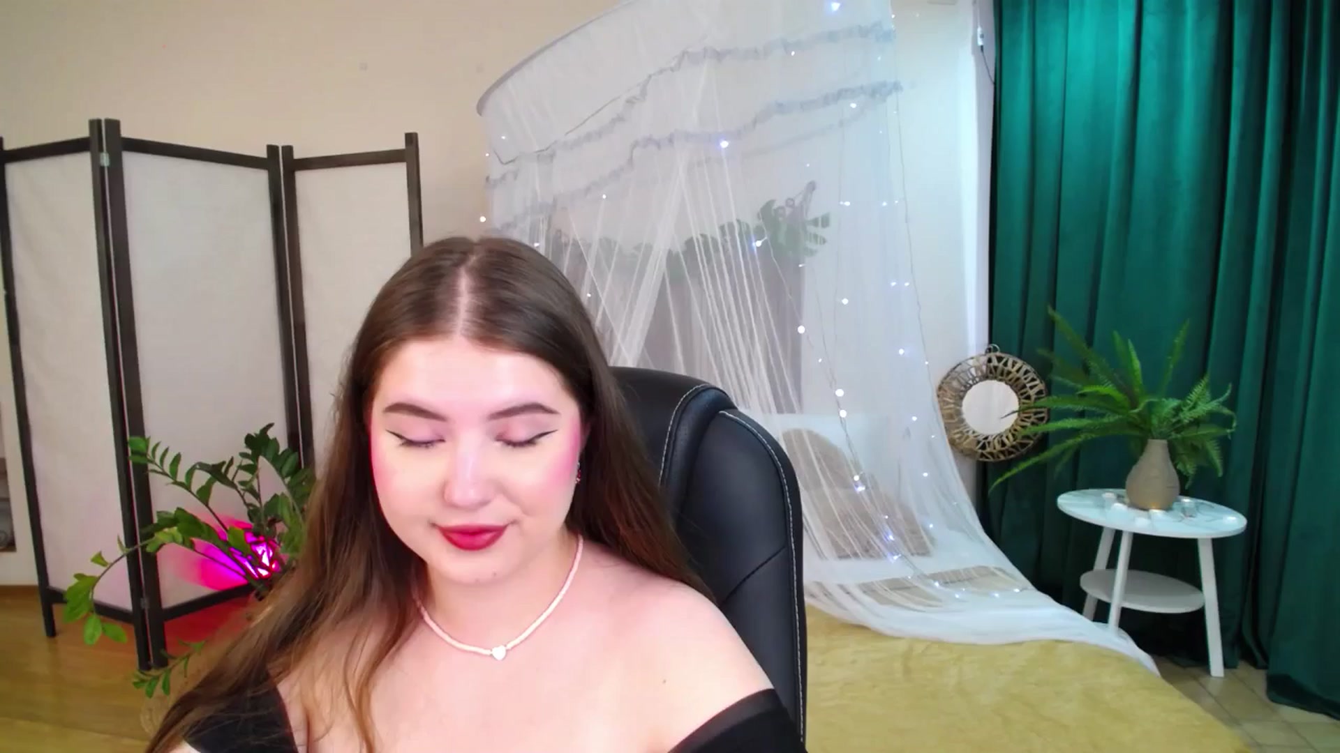 Gallery image thumbnail from AdmireMyEyes's myfreecams stream on, 06/10/2025, 07:47 image 15 of 20