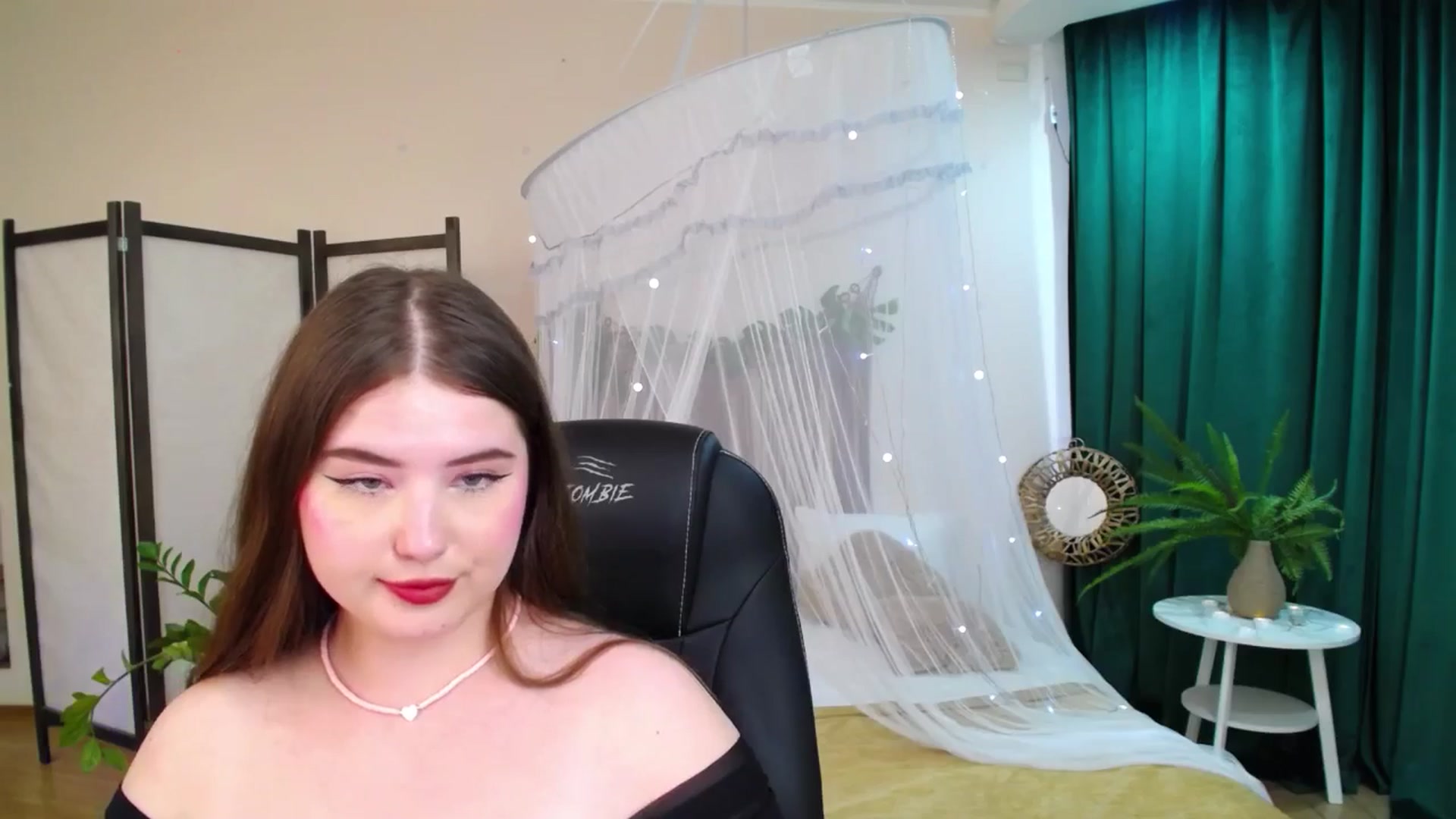 Gallery image thumbnail from AdmireMyEyes's myfreecams stream on, 06/10/2025, 09:12 image 20 of 20