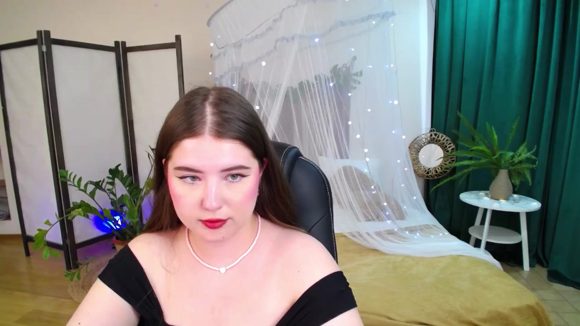 Gallery image thumbnail from AdmireMyEyes's myfreecams stream on, 06/10/2025, 09:12 image 4 of 20