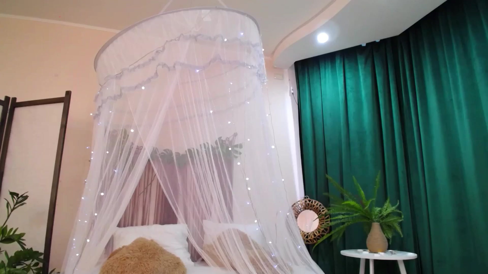 Gallery image thumbnail from AdmireMyEyes's myfreecams stream on, 06/10/2025, 09:12 image 14 of 20