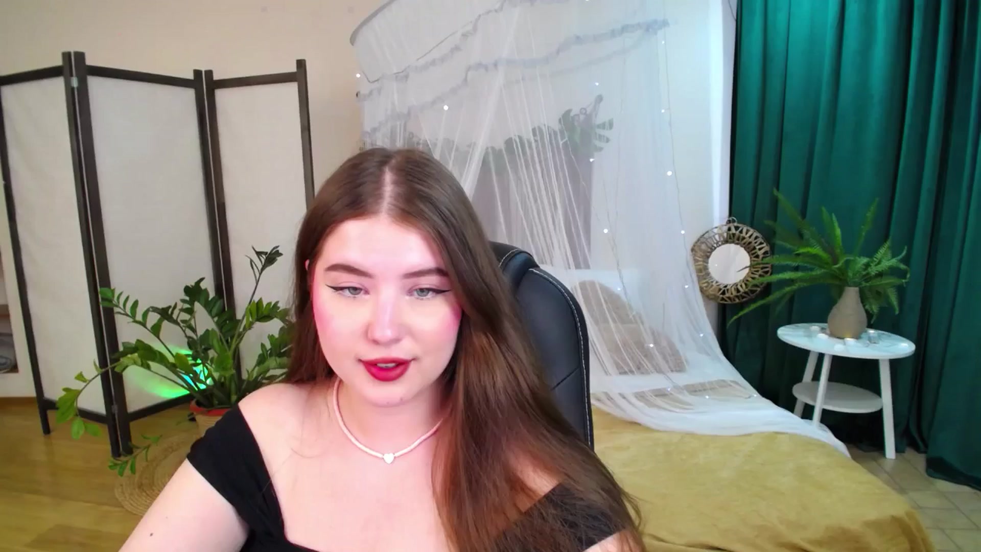 Gallery image thumbnail from AdmireMyEyes's myfreecams stream on, 06/10/2025, 09:12 image 7 of 20
