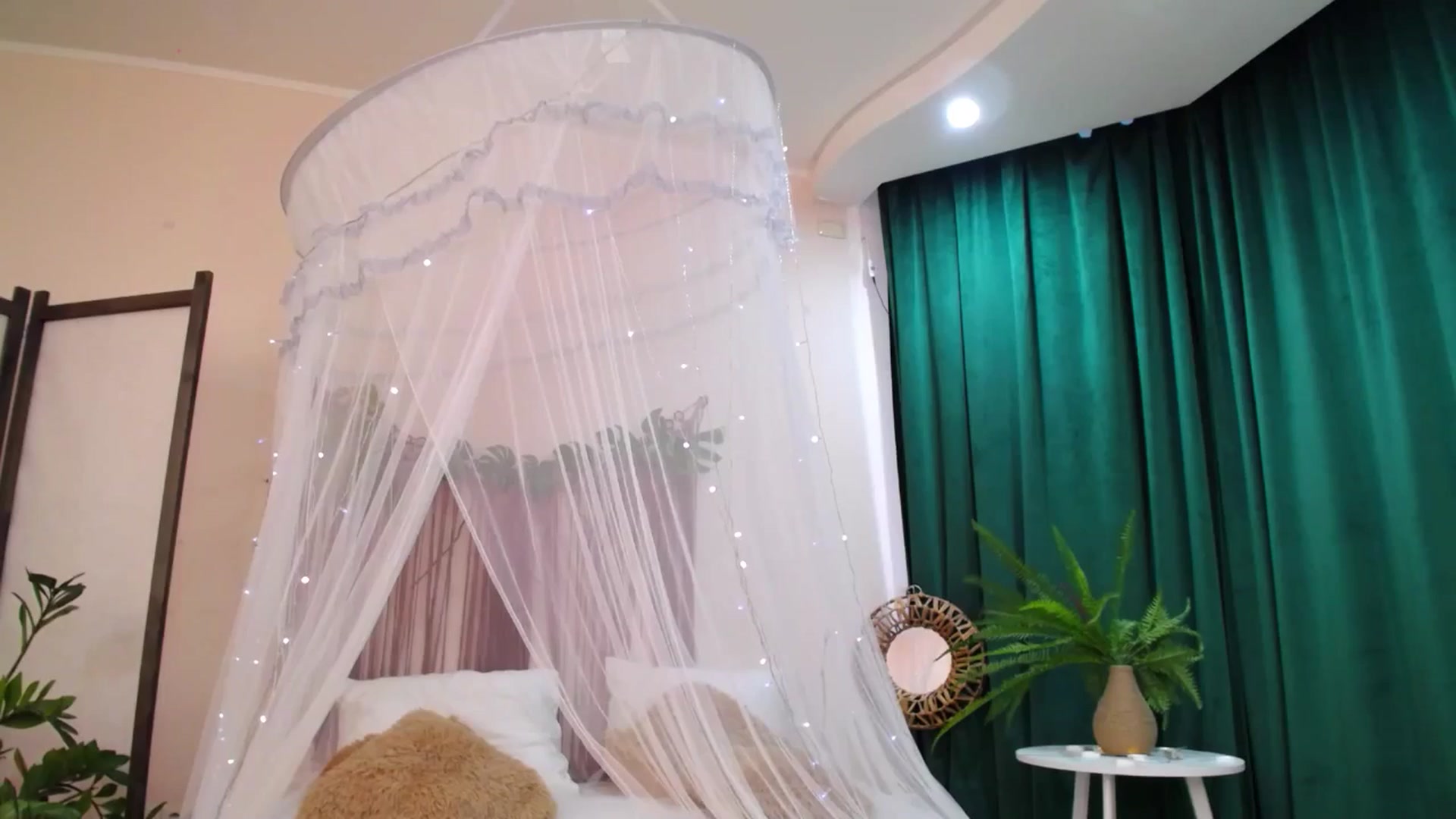 Gallery image thumbnail from AdmireMyEyes's myfreecams stream on, 06/10/2025, 09:12 image 13 of 20