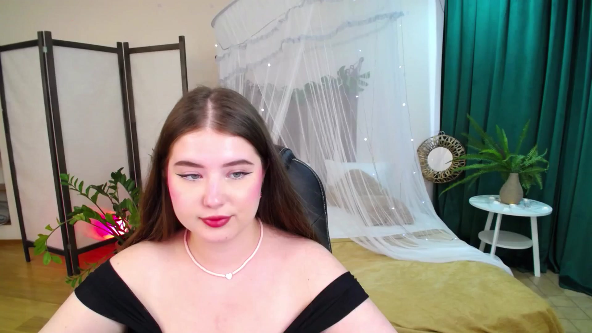 Gallery image thumbnail from AdmireMyEyes's myfreecams stream on, 06/10/2025, 09:12 image 1 of 20