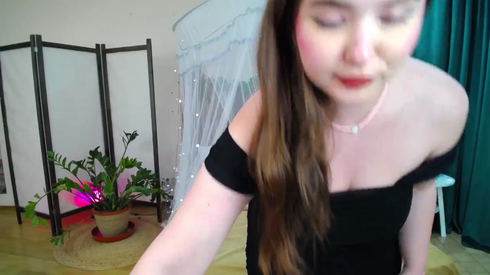 Gallery image thumbnail from AdmireMyEyes's myfreecams stream on, 06/10/2025, 09:12 image 17 of 20