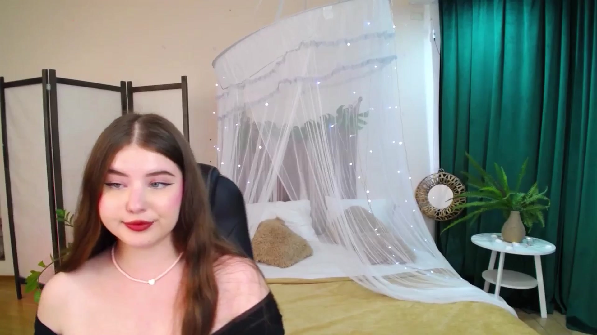 Gallery image thumbnail from AdmireMyEyes's myfreecams stream on, 06/10/2025, 09:47 image 13 of 20