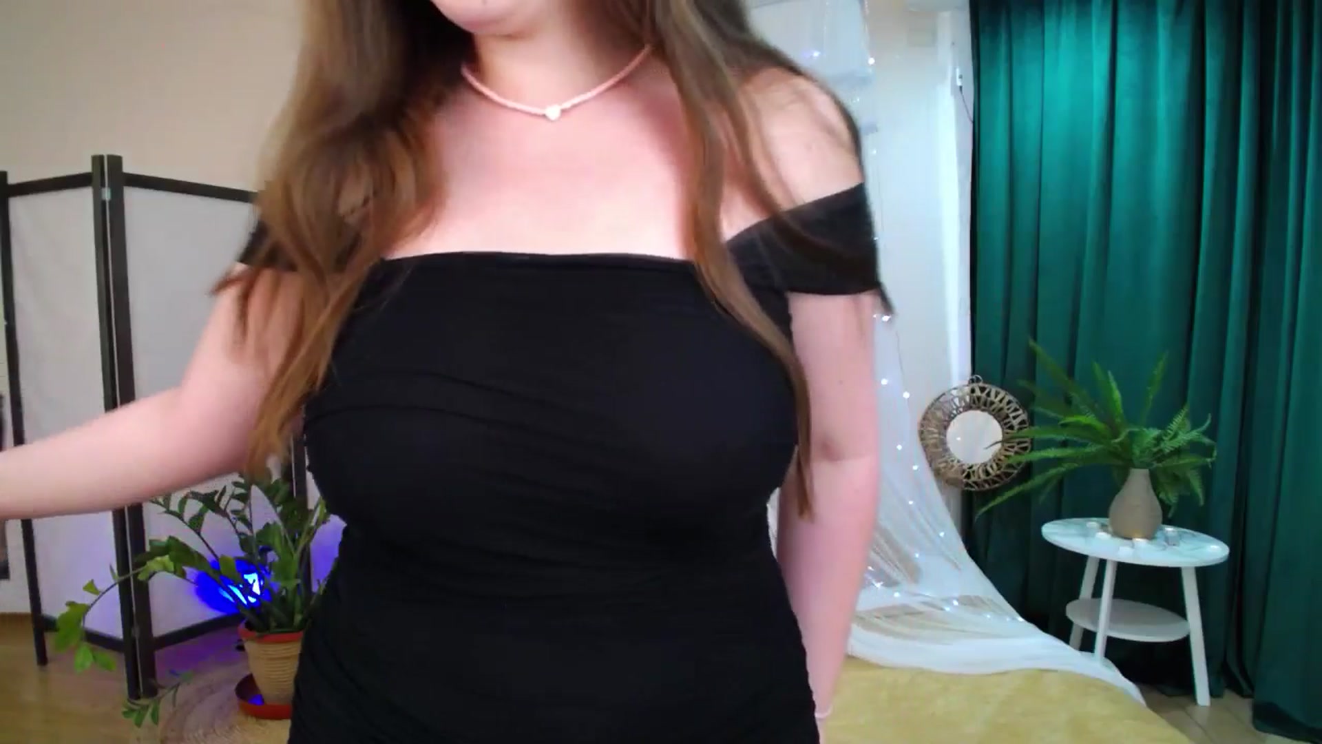 Gallery image thumbnail from AdmireMyEyes's myfreecams stream on, 06/10/2025, 09:47 image 16 of 20