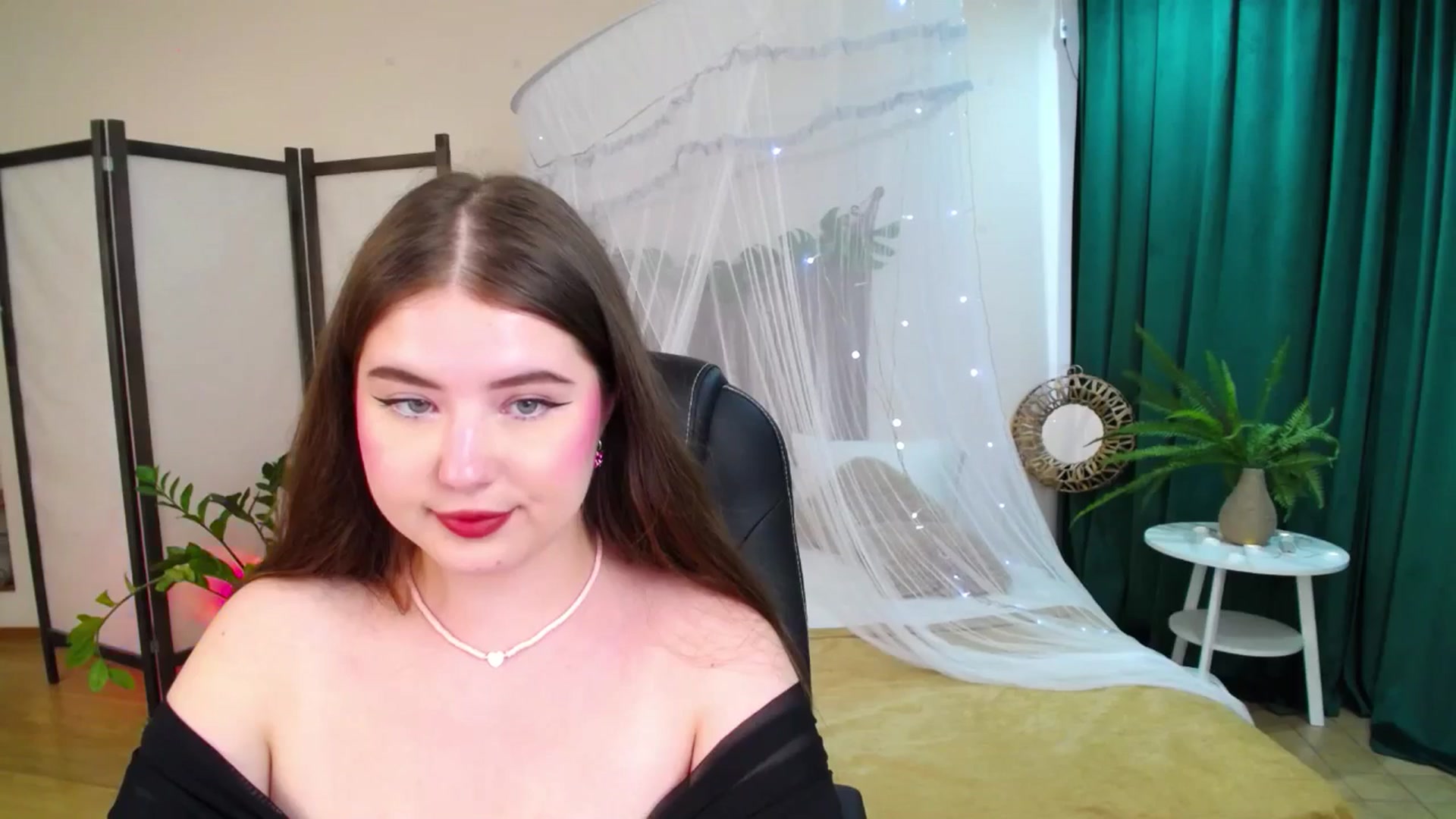 Gallery image thumbnail from AdmireMyEyes's myfreecams stream on, 06/10/2025, 09:47 image 6 of 20