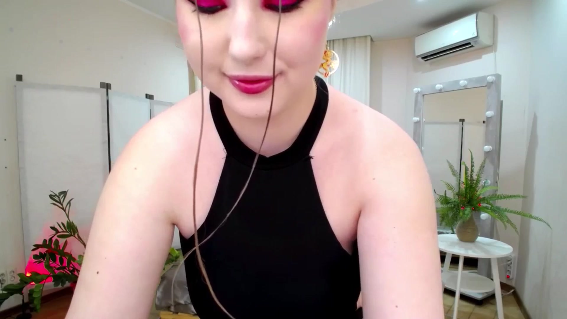 Gallery image thumbnail from AdmireMyEyes's myfreecams stream on, 06/11/2025, 19:08 image 16 of 20