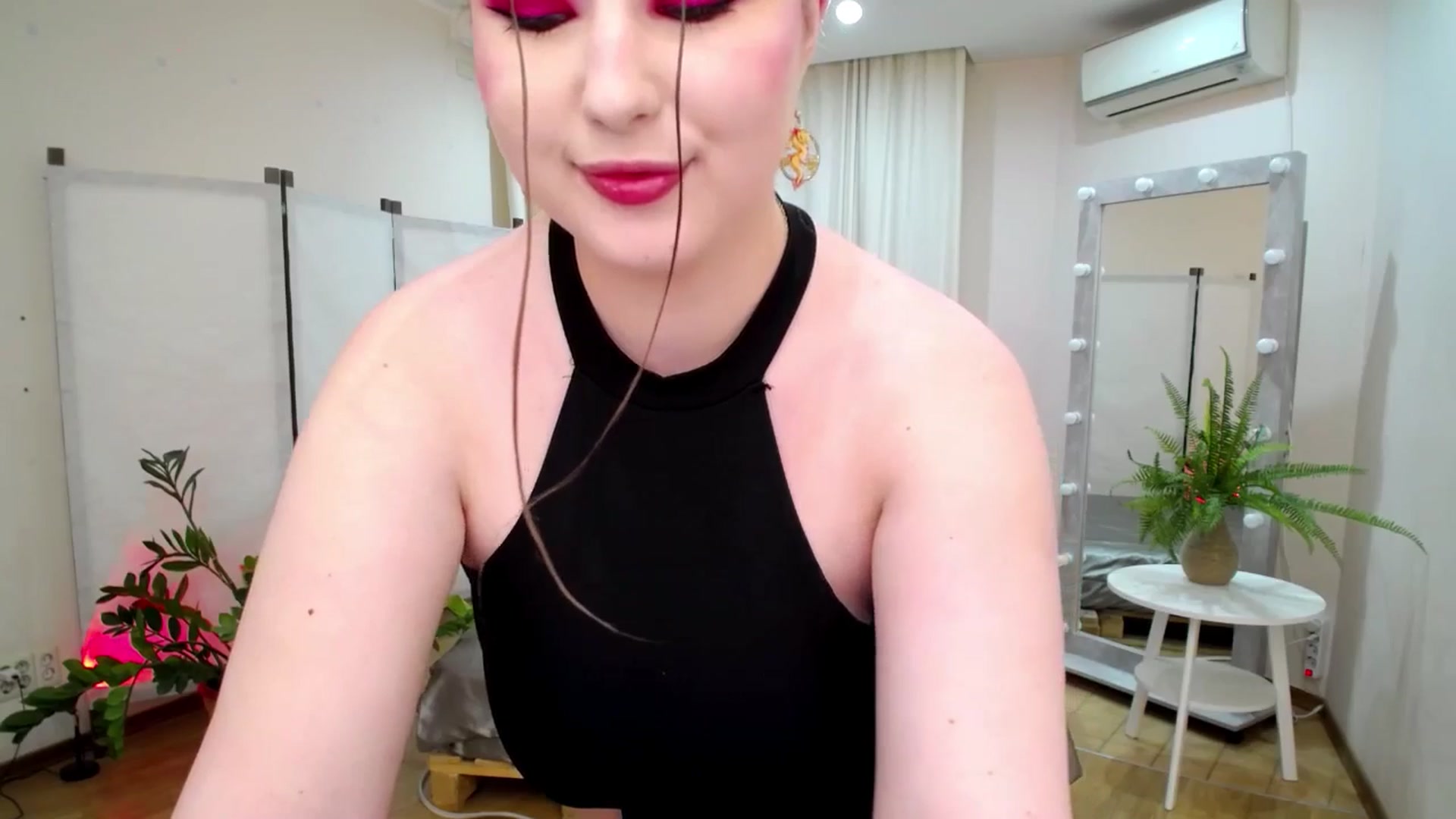 Gallery image thumbnail from AdmireMyEyes's myfreecams stream on, 06/11/2025, 19:08 image 12 of 20