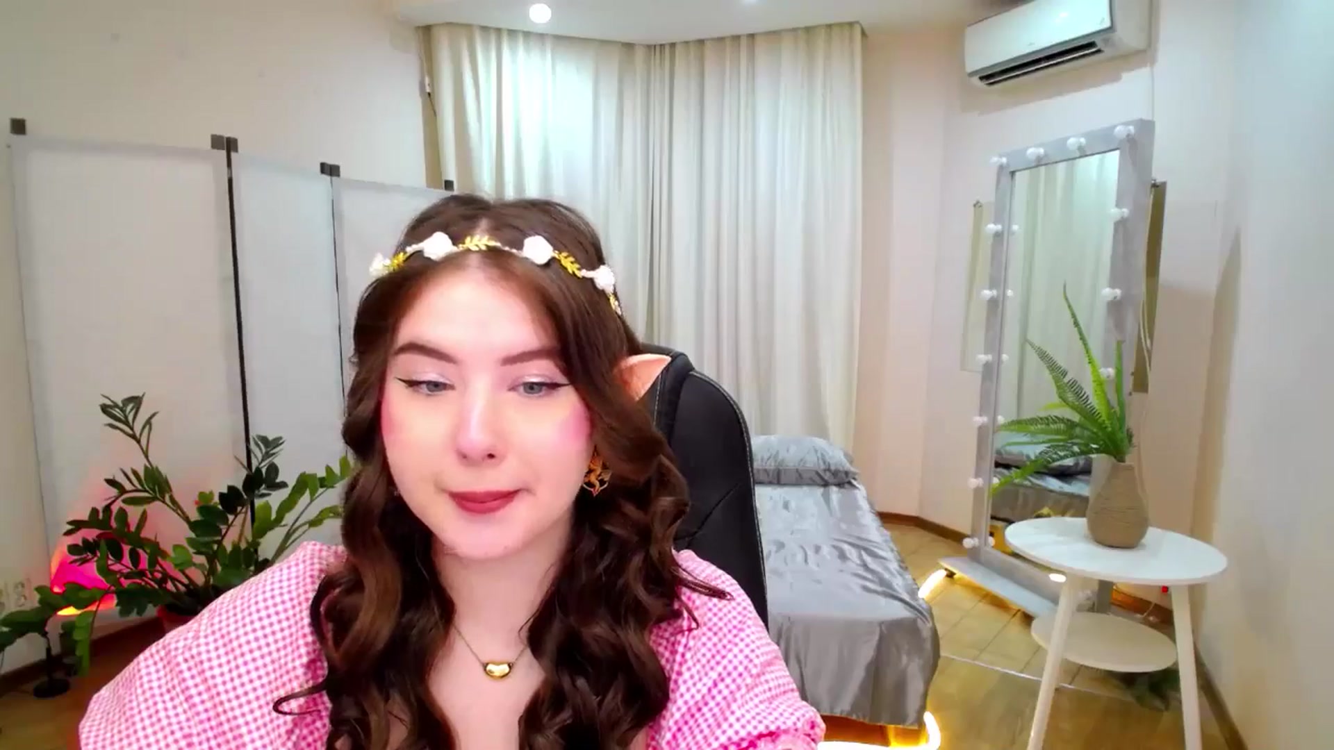 Gallery image thumbnail from AdmireMyEyes's myfreecams stream on, 06/12/2025, 19:42 image 9 of 20