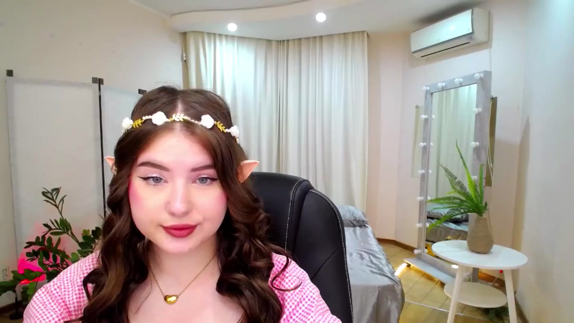 Gallery image thumbnail from AdmireMyEyes's myfreecams stream on, 06/12/2025, 19:42 image 19 of 20
