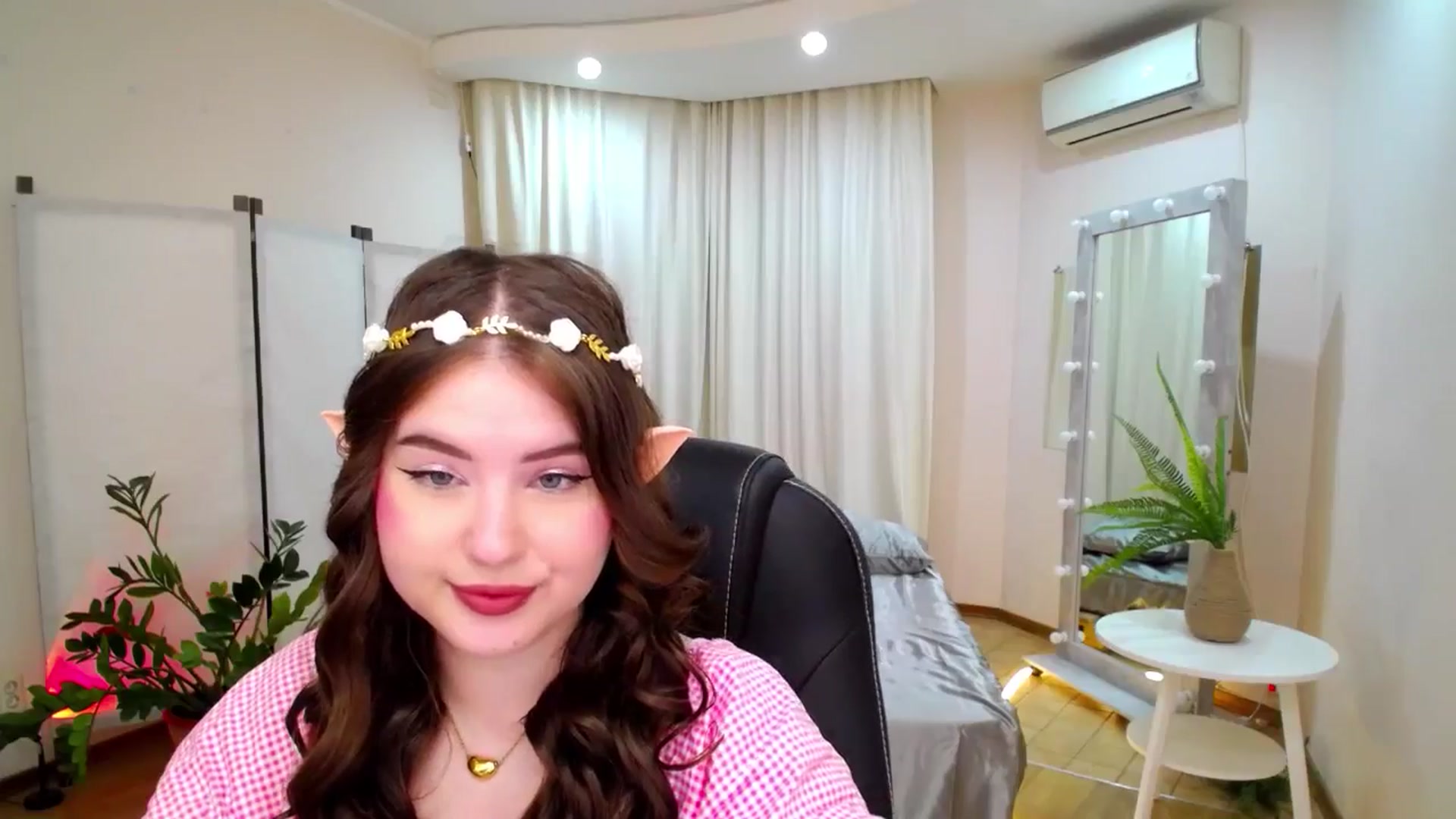 Gallery image thumbnail from AdmireMyEyes's myfreecams stream on, 06/12/2025, 19:42 image 18 of 20