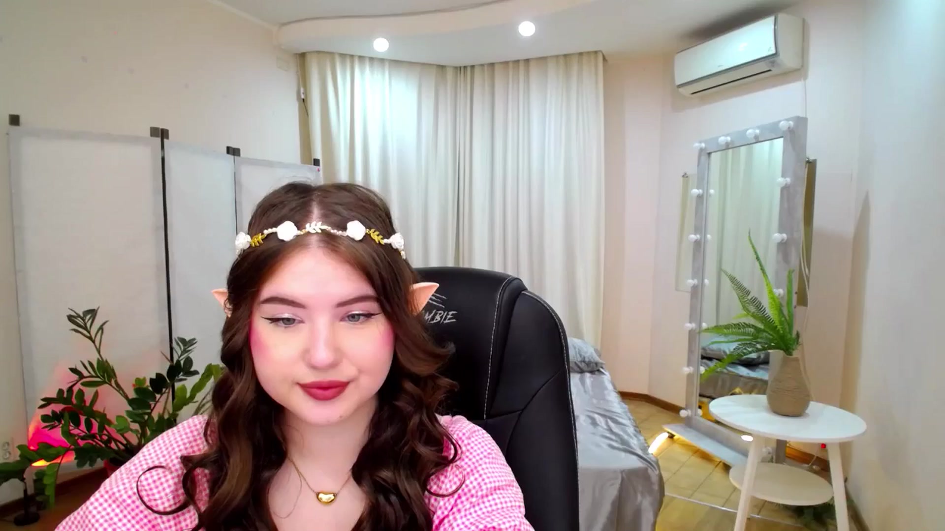 Gallery image thumbnail from AdmireMyEyes's myfreecams stream on, 06/12/2025, 19:42 image 17 of 20