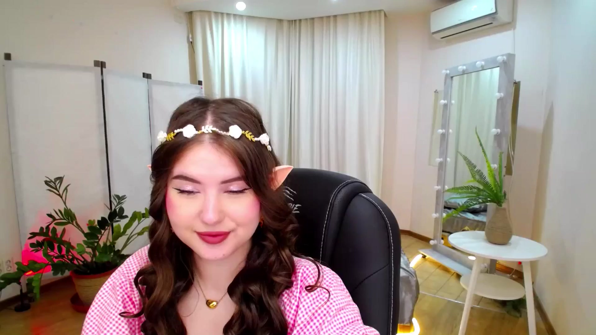 Gallery image thumbnail from AdmireMyEyes's myfreecams stream on, 06/12/2025, 19:42 image 12 of 20