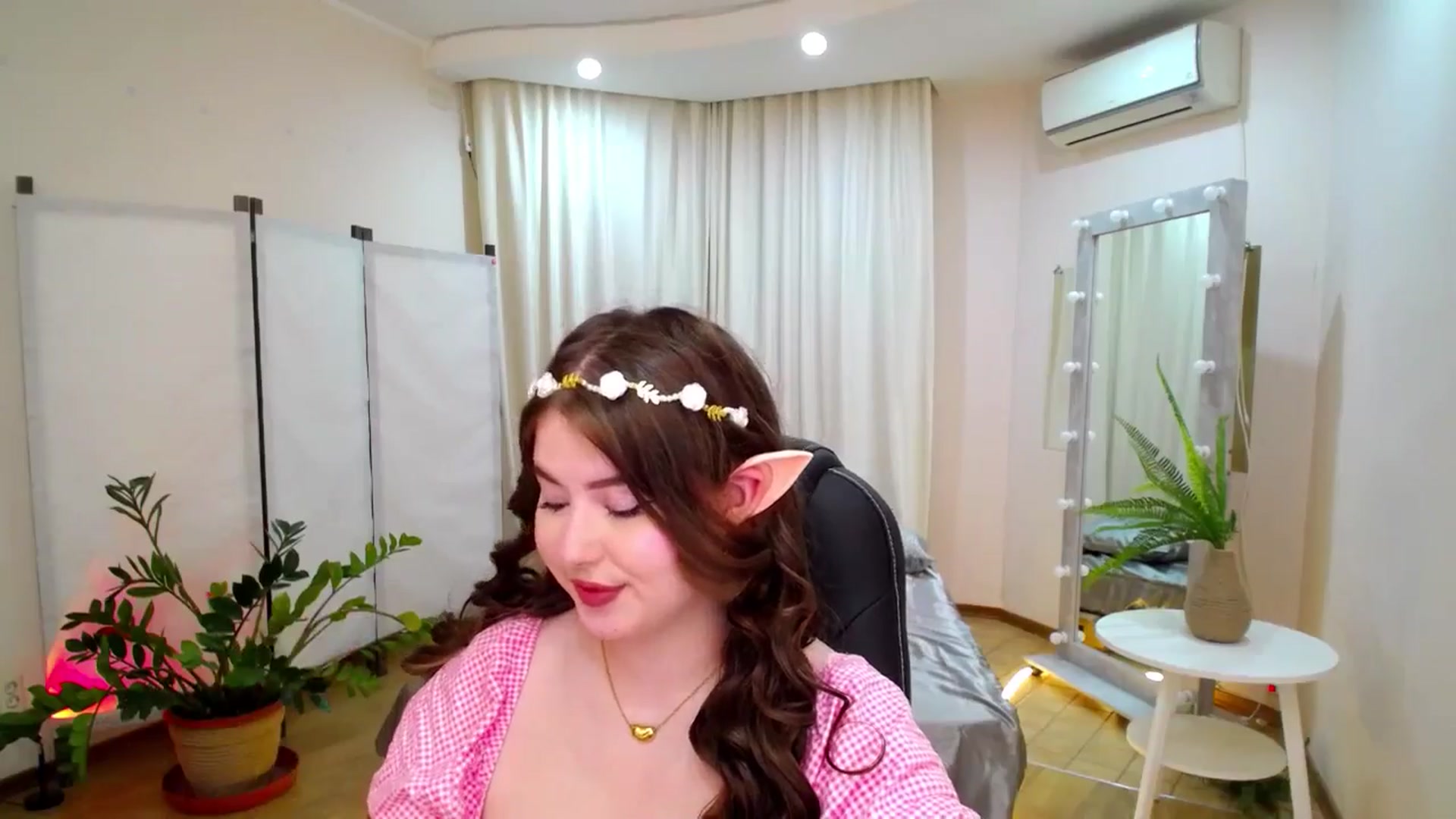 Gallery image thumbnail from AdmireMyEyes's myfreecams stream on, 06/12/2025, 19:42 image 20 of 20