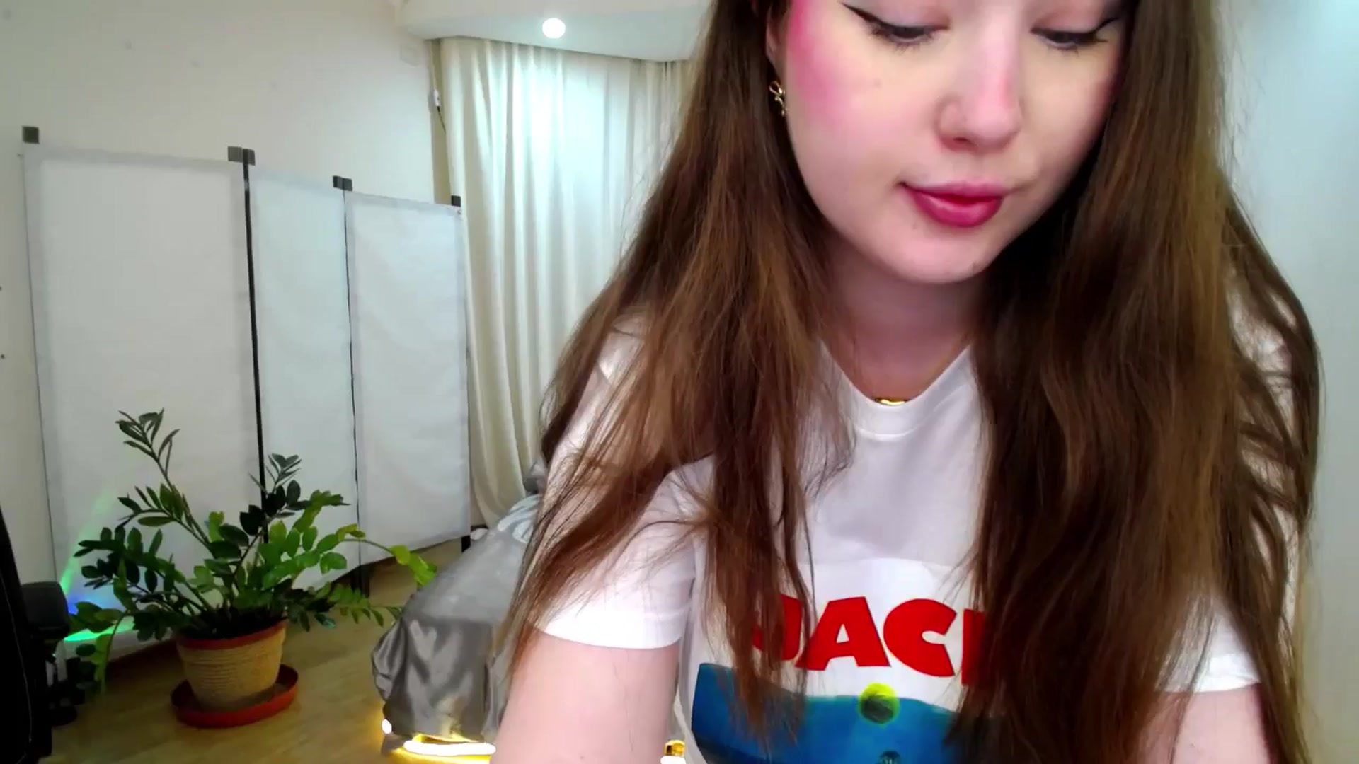 Gallery image thumbnail from AdmireMyEyes's myfreecams stream on, 06/14/2025, 19:26 image 1 of 20