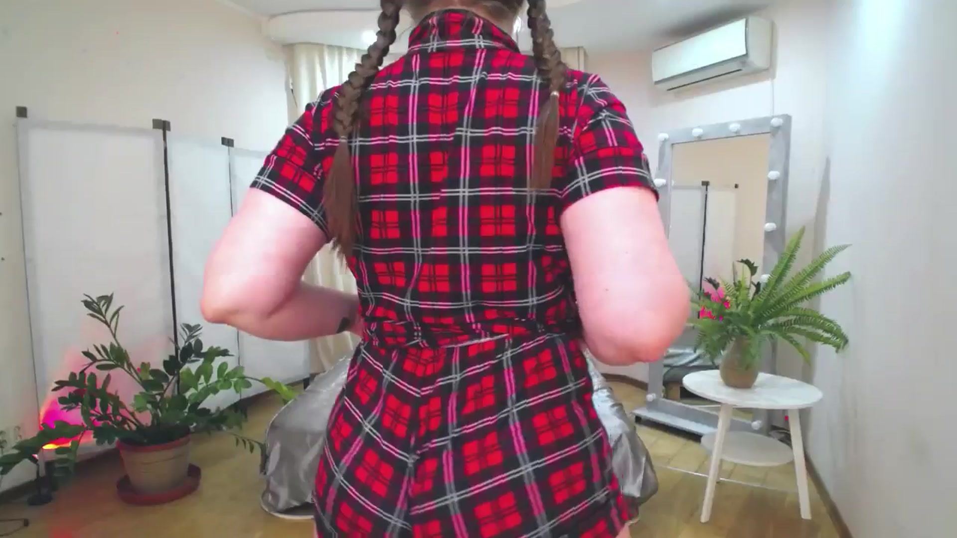 Gallery image thumbnail from AdmireMyEyes's myfreecams stream on, 06/17/2025, 09:39 image 10 of 20