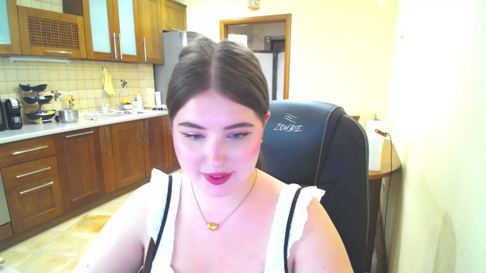 Gallery image thumbnail from AdmireMyEyes's myfreecams stream on, 06/18/2025, 07:29 image 3 of 20