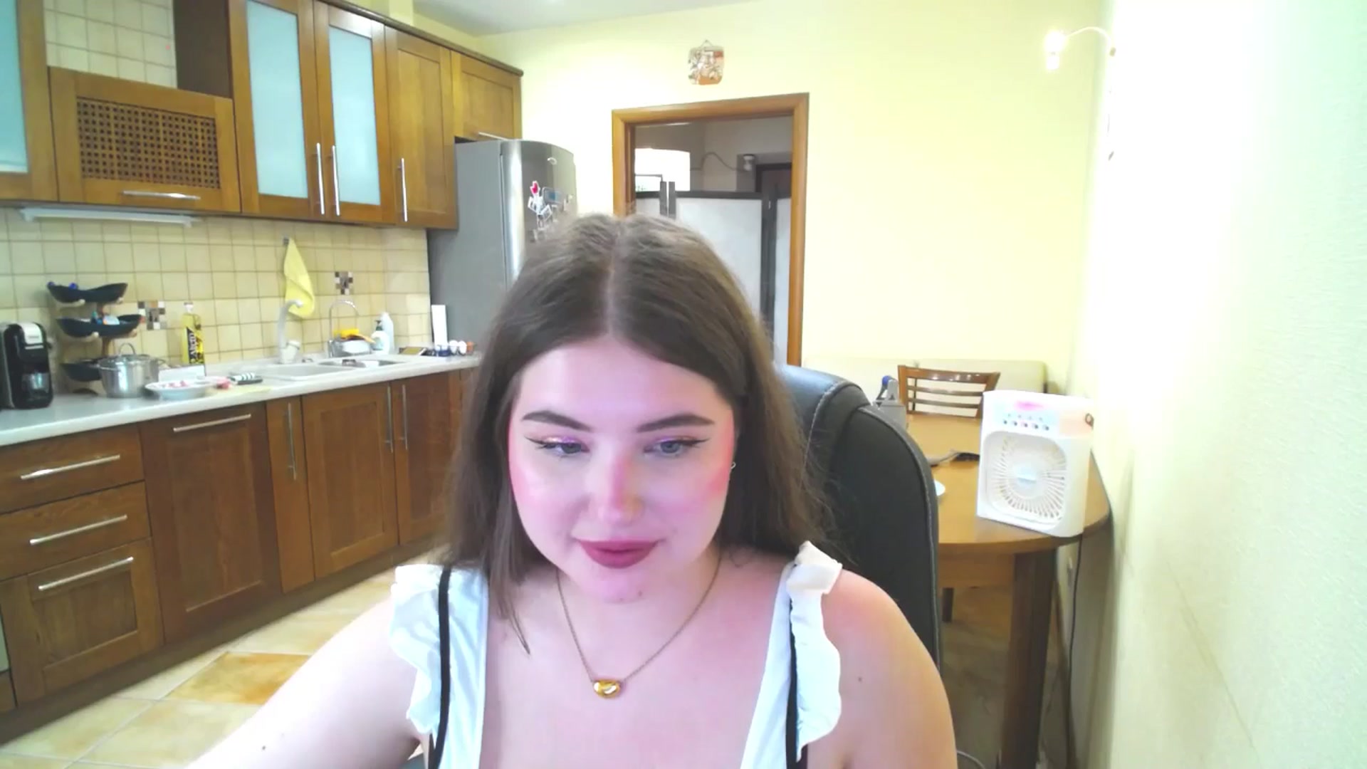 Gallery image thumbnail from AdmireMyEyes's myfreecams stream on, 06/18/2025, 08:43 image 9 of 20