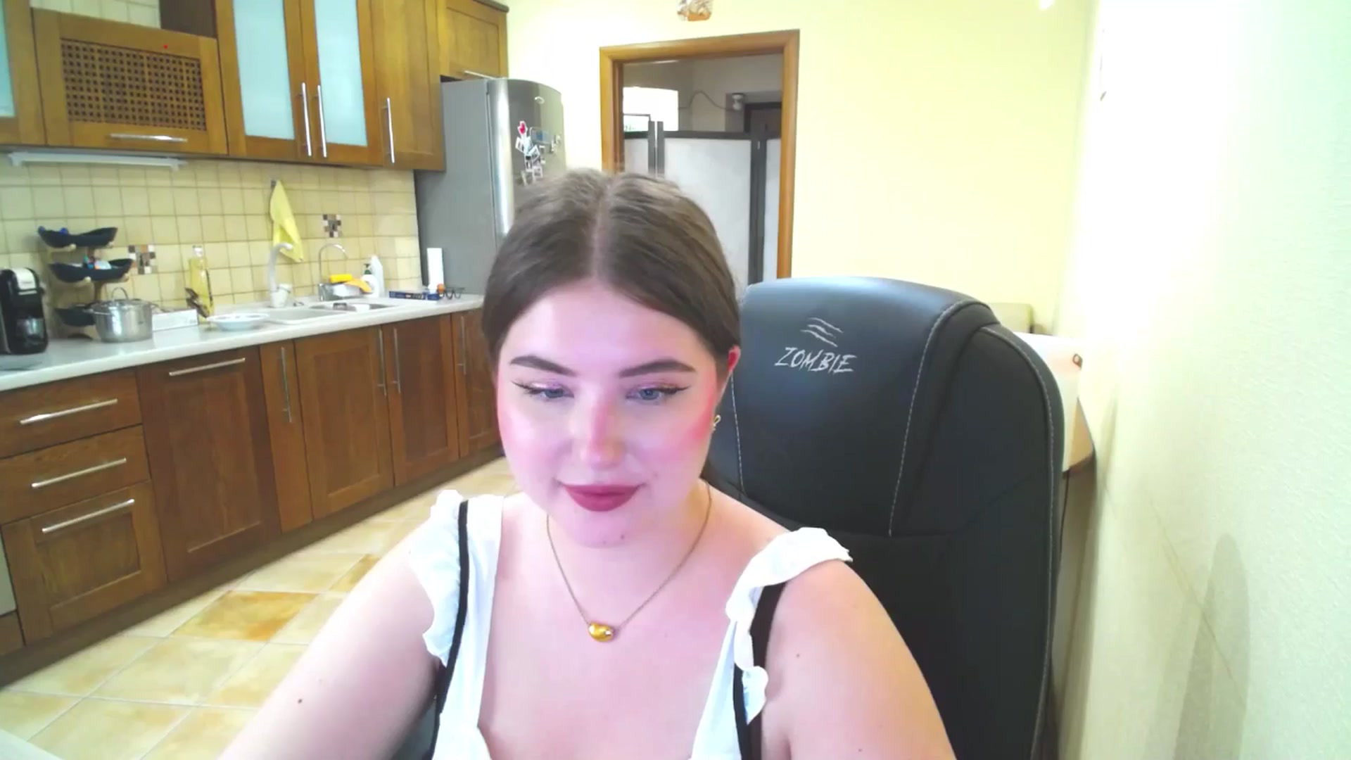Gallery image thumbnail from AdmireMyEyes's myfreecams stream on, 06/18/2025, 09:48 image 9 of 20